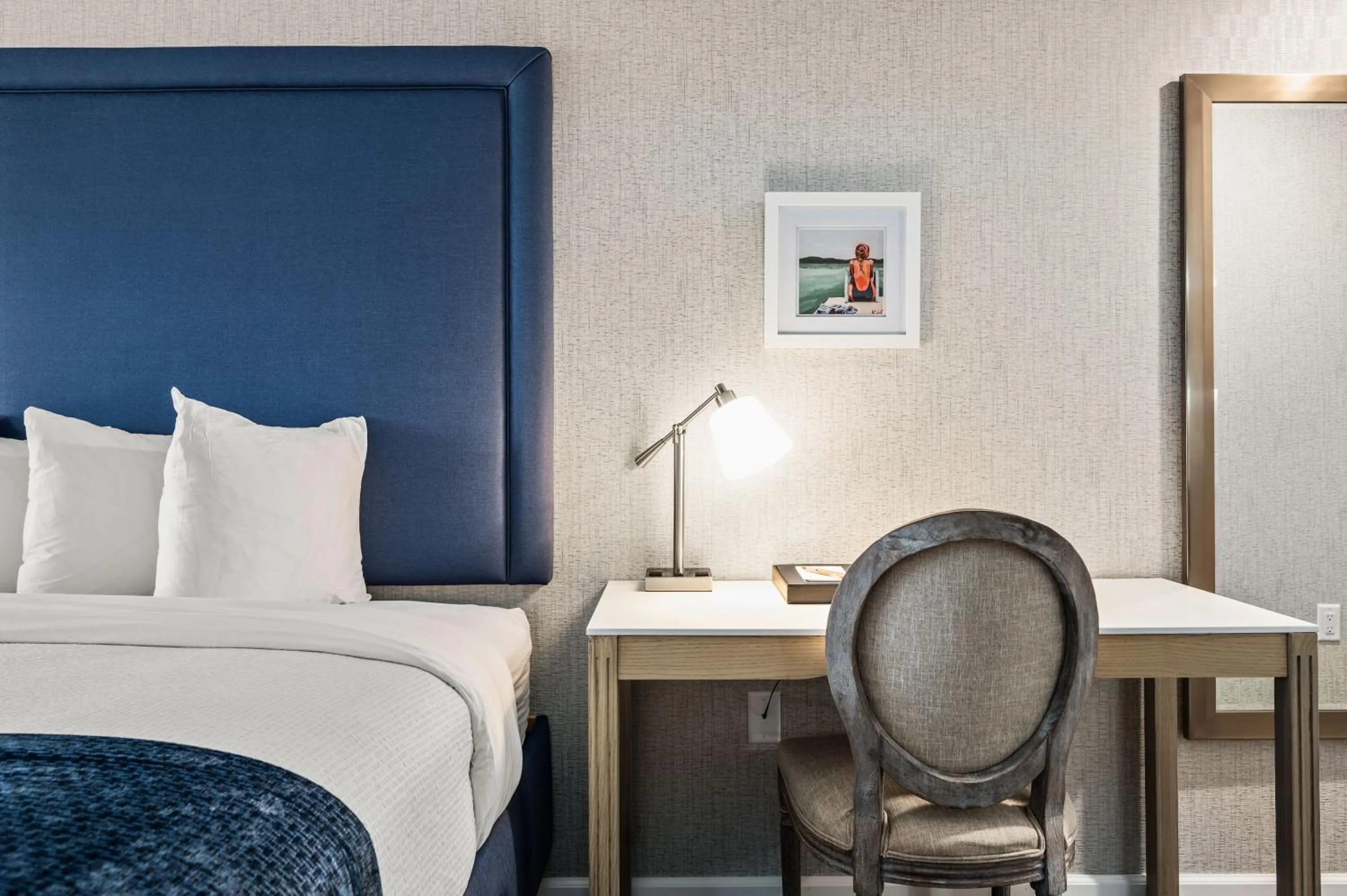 Bed in Alexandra Inn