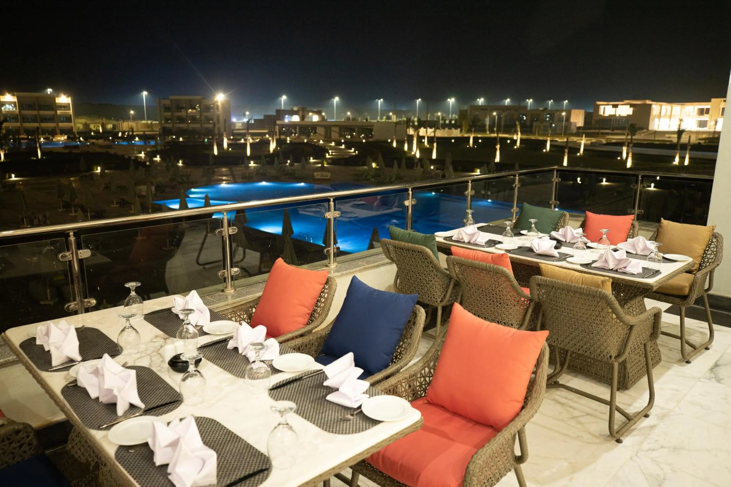 Restaurant/places to eat in Tolip Olympic International City