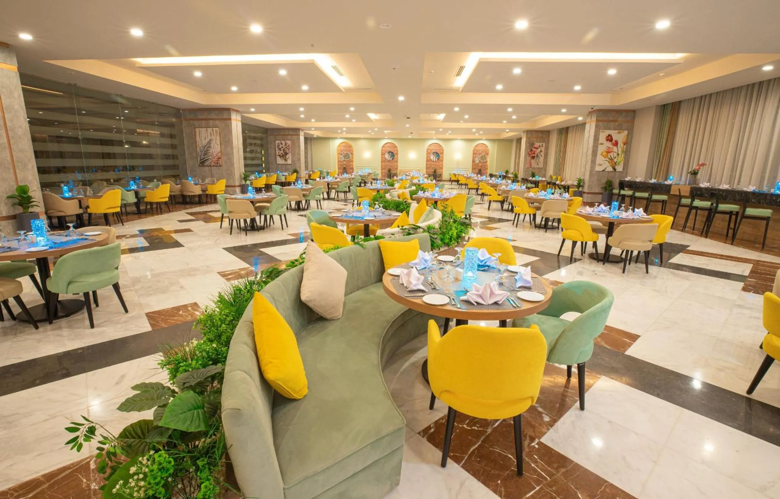 Restaurant/places to eat in Tolip Olympic International City