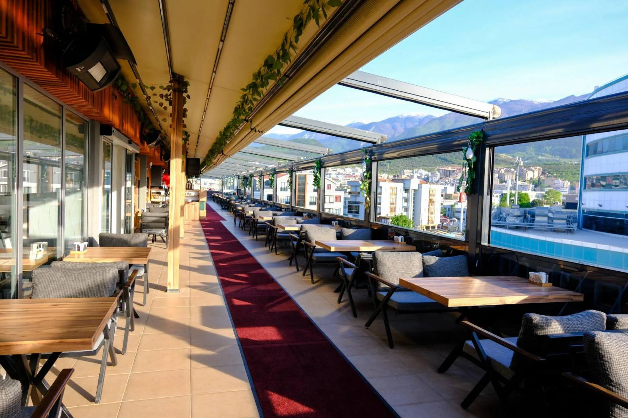 Restaurant/places to eat in Velmore Hotel & Spa