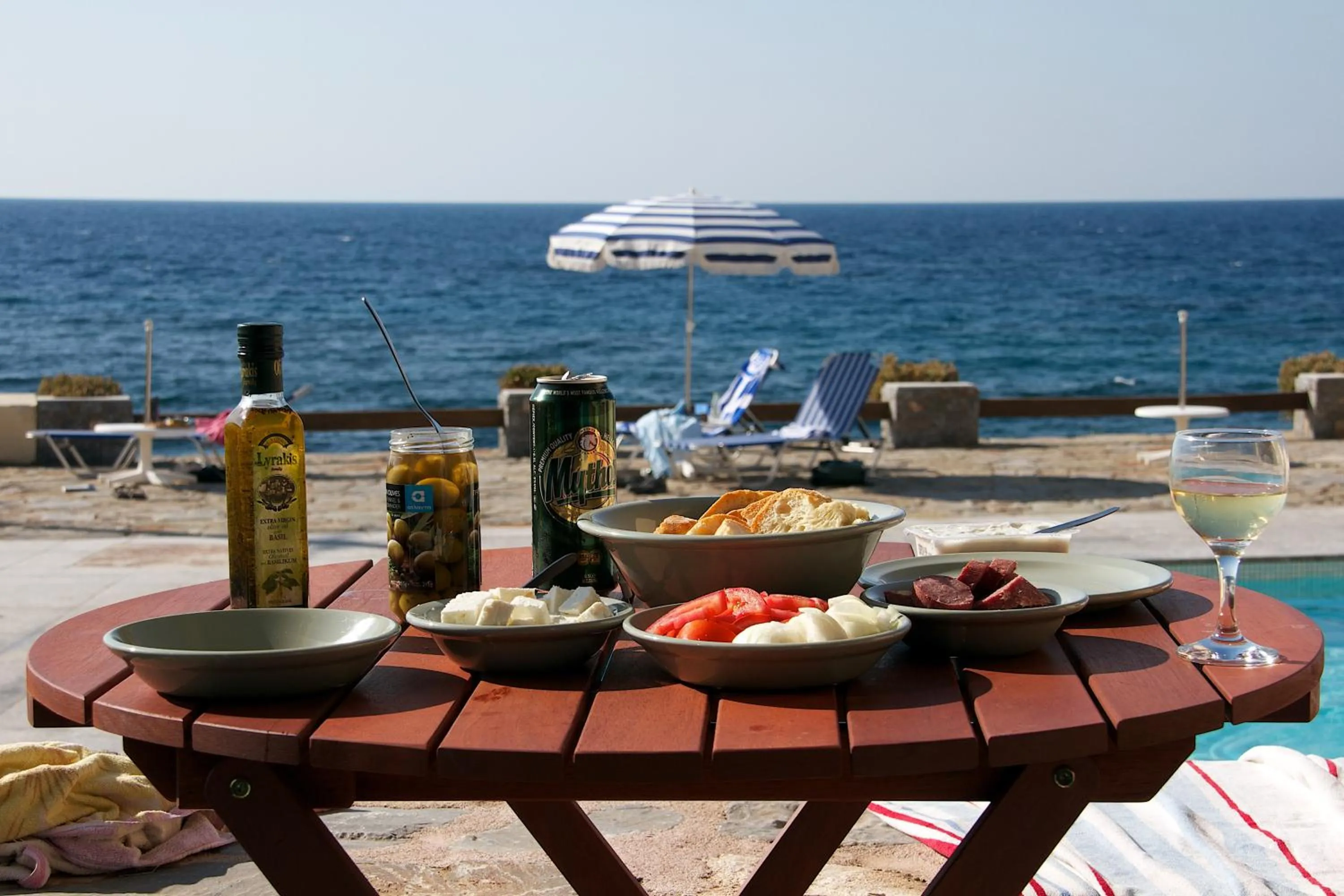 Restaurant/places to eat in Porto Sisi Hotel Apartments