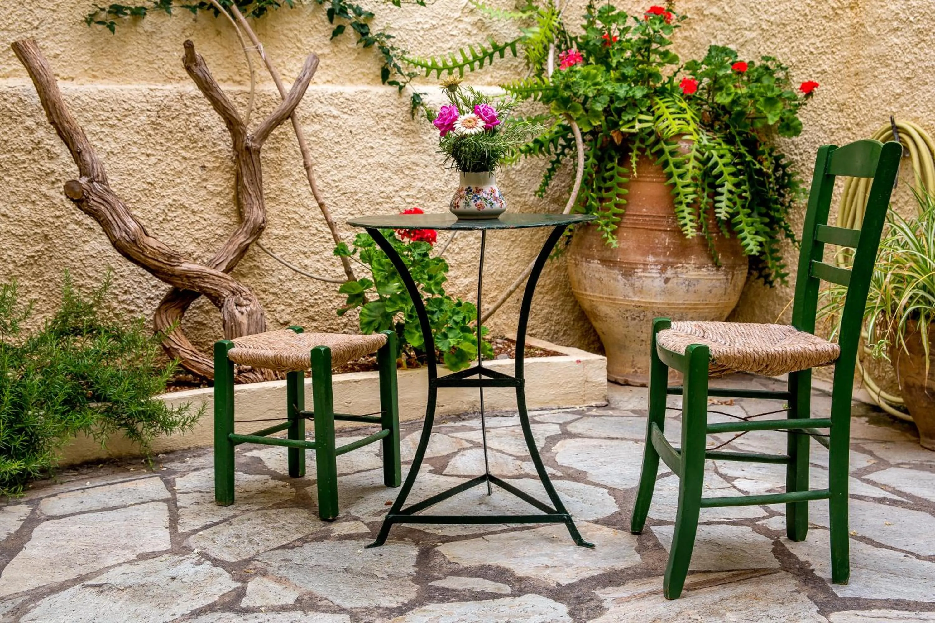 Patio in Porto Sisi Hotel Apartments
