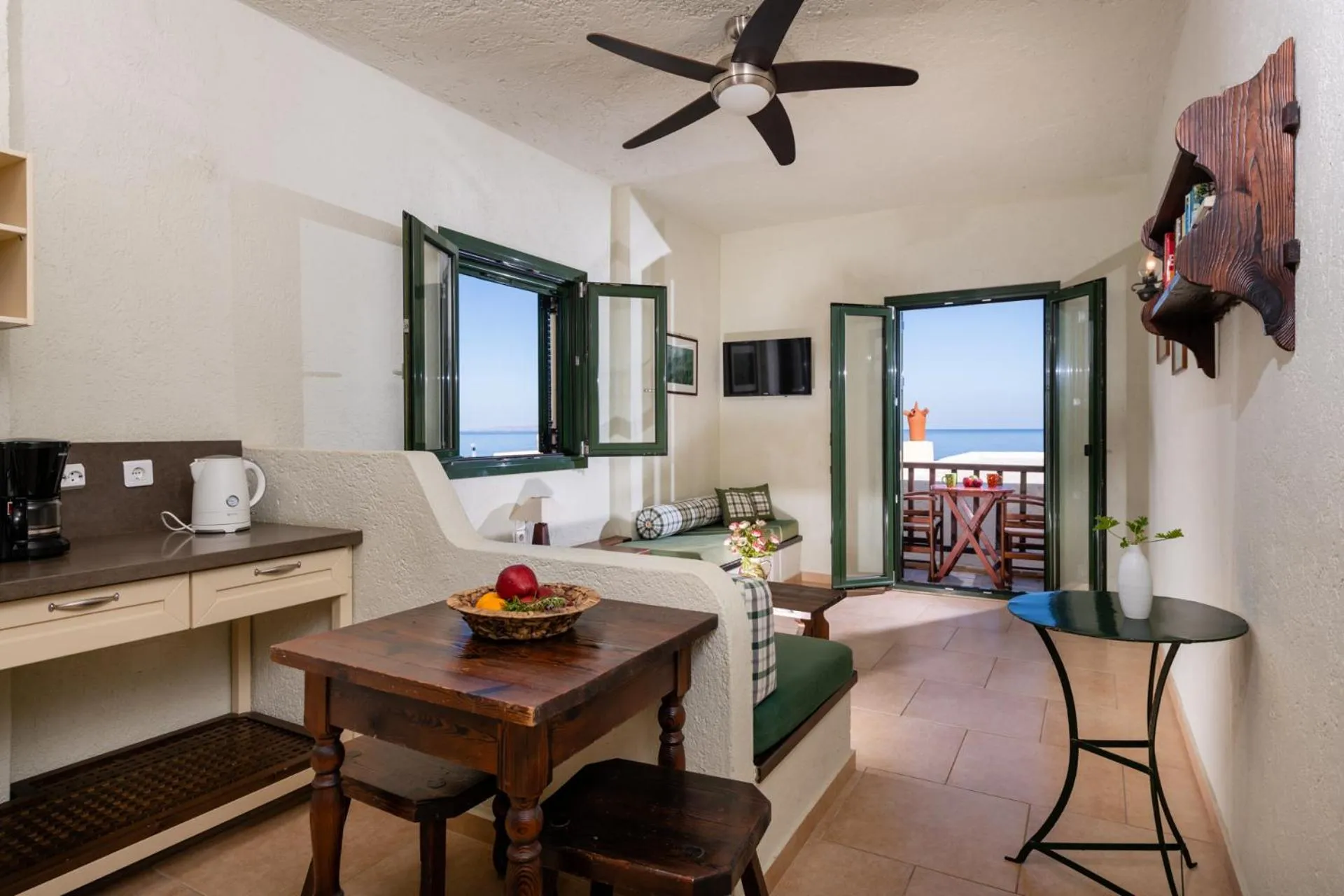 TV and multimedia in Porto Sisi Hotel Apartments