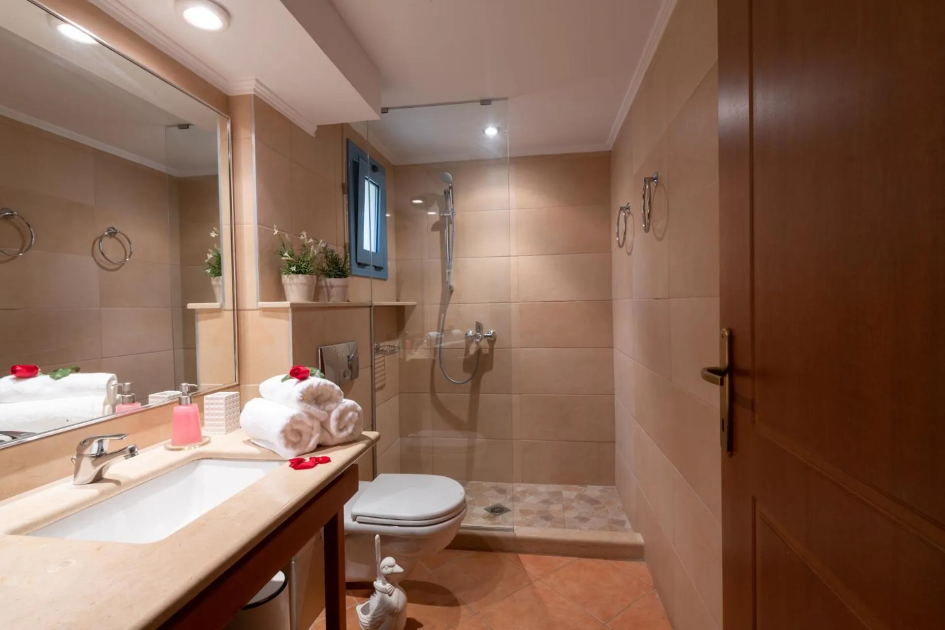 Shower in Porto Sisi Hotel Apartments