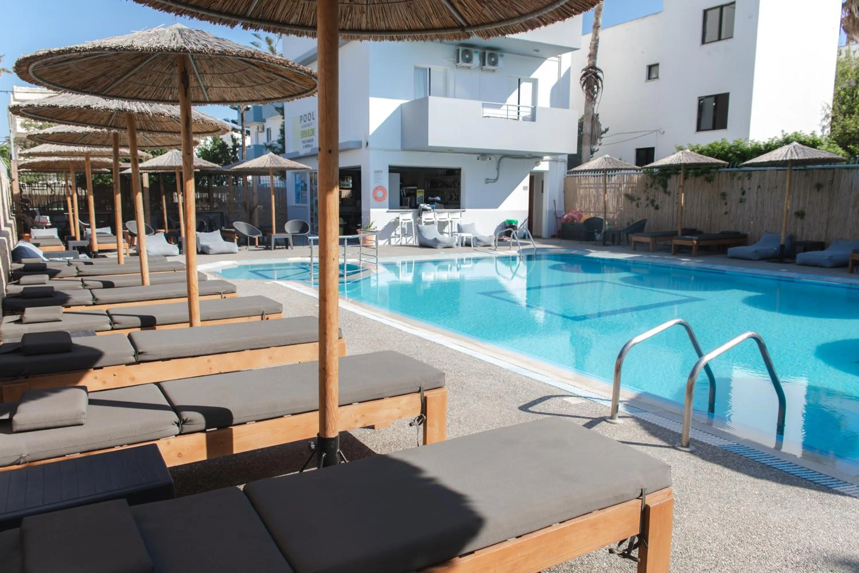 JP Pool & Apartments