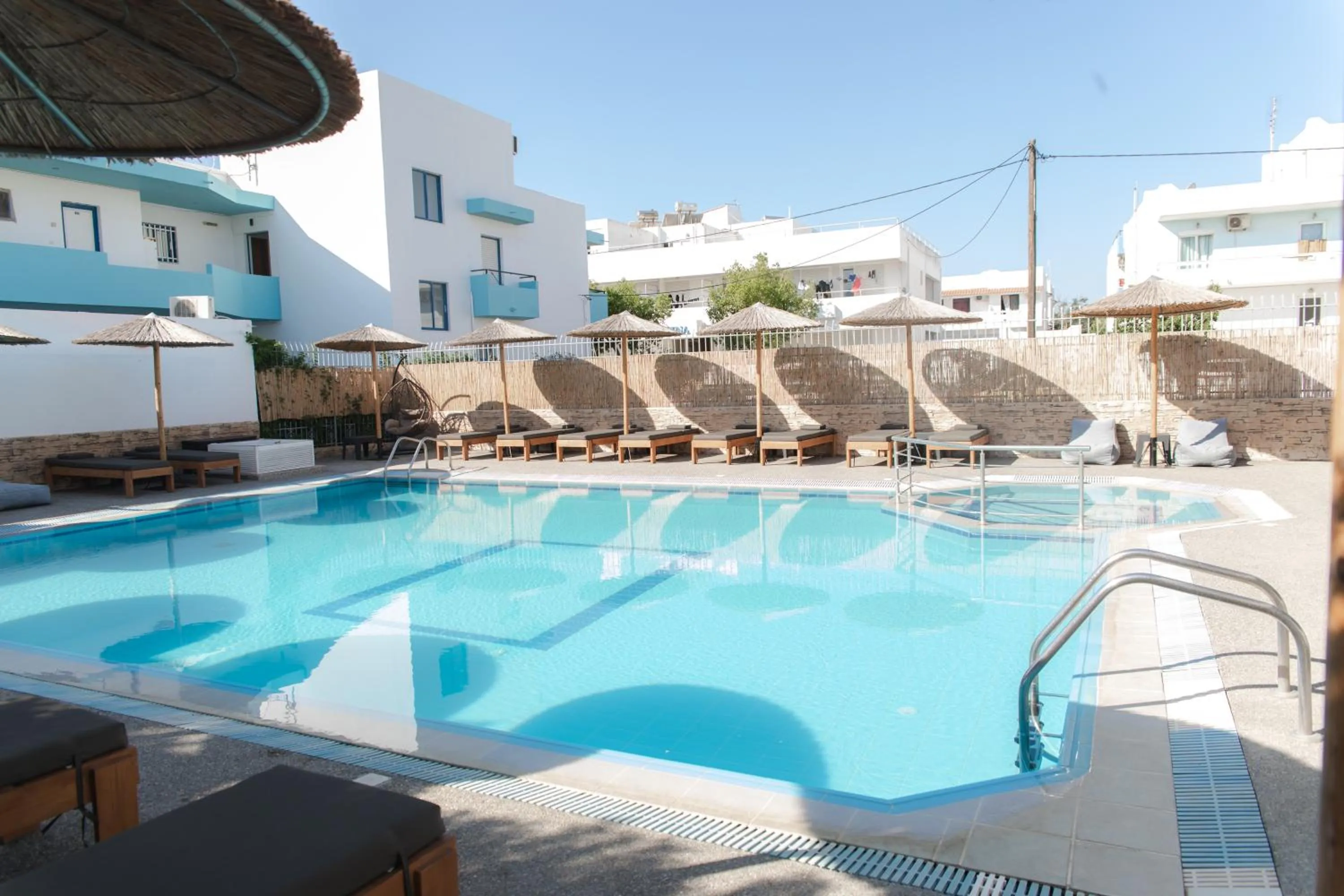 JP Pool & Apartments