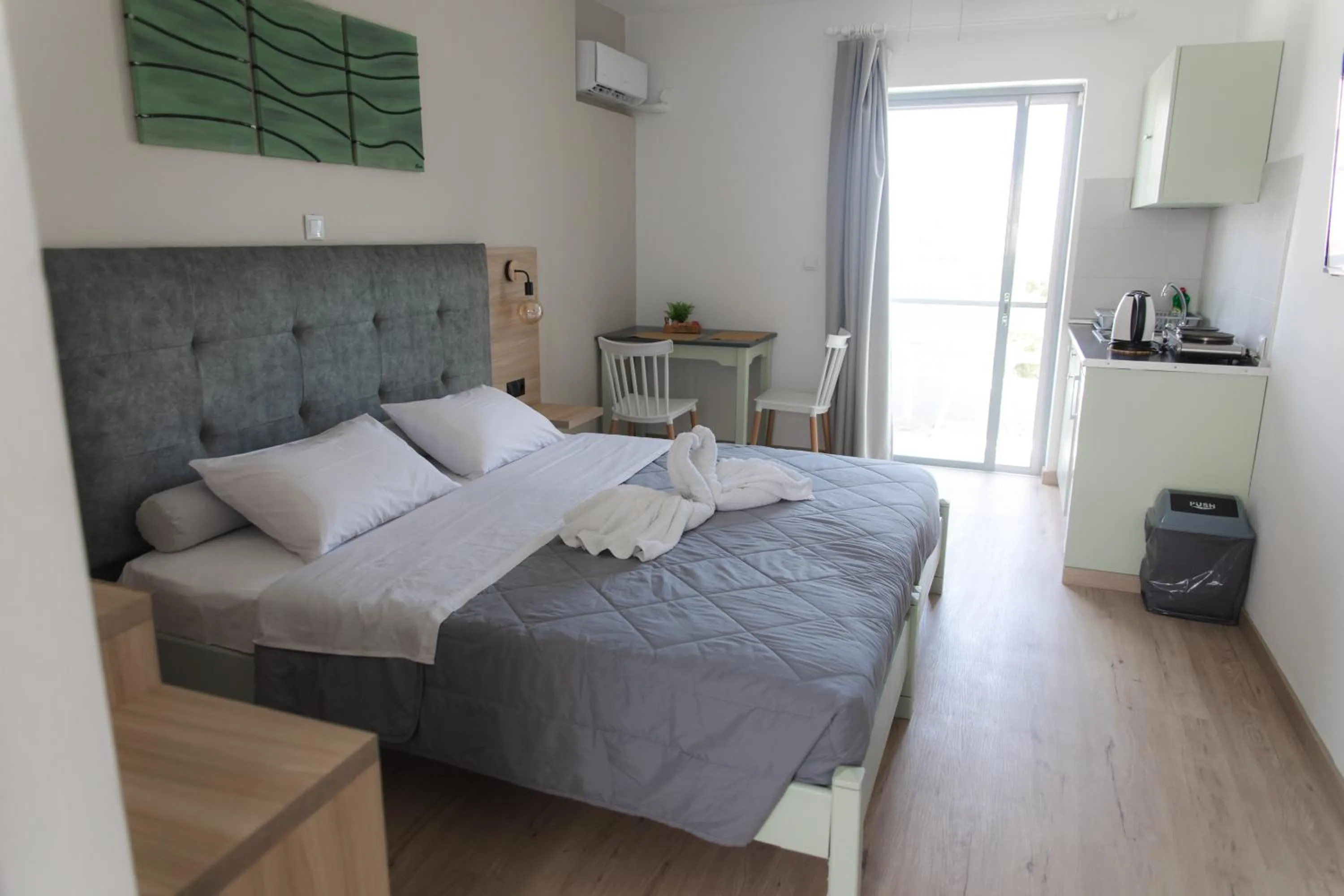 Bed in JP Pool & Apartments