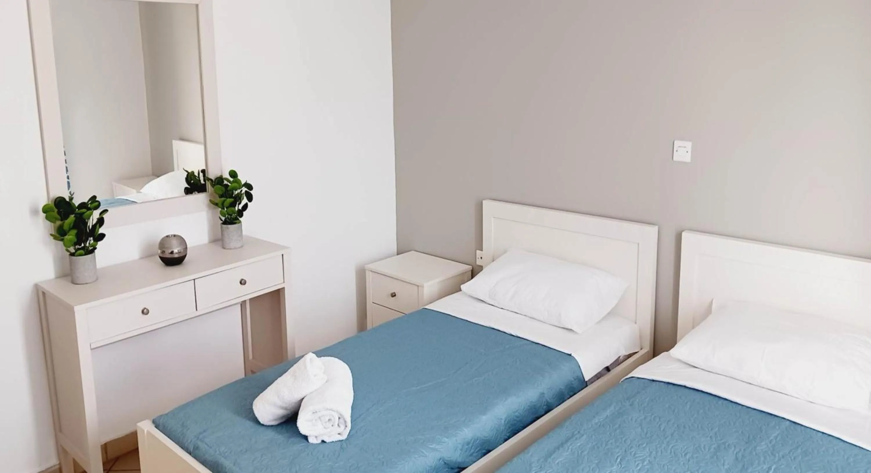 Bed in JP Pool & Apartments