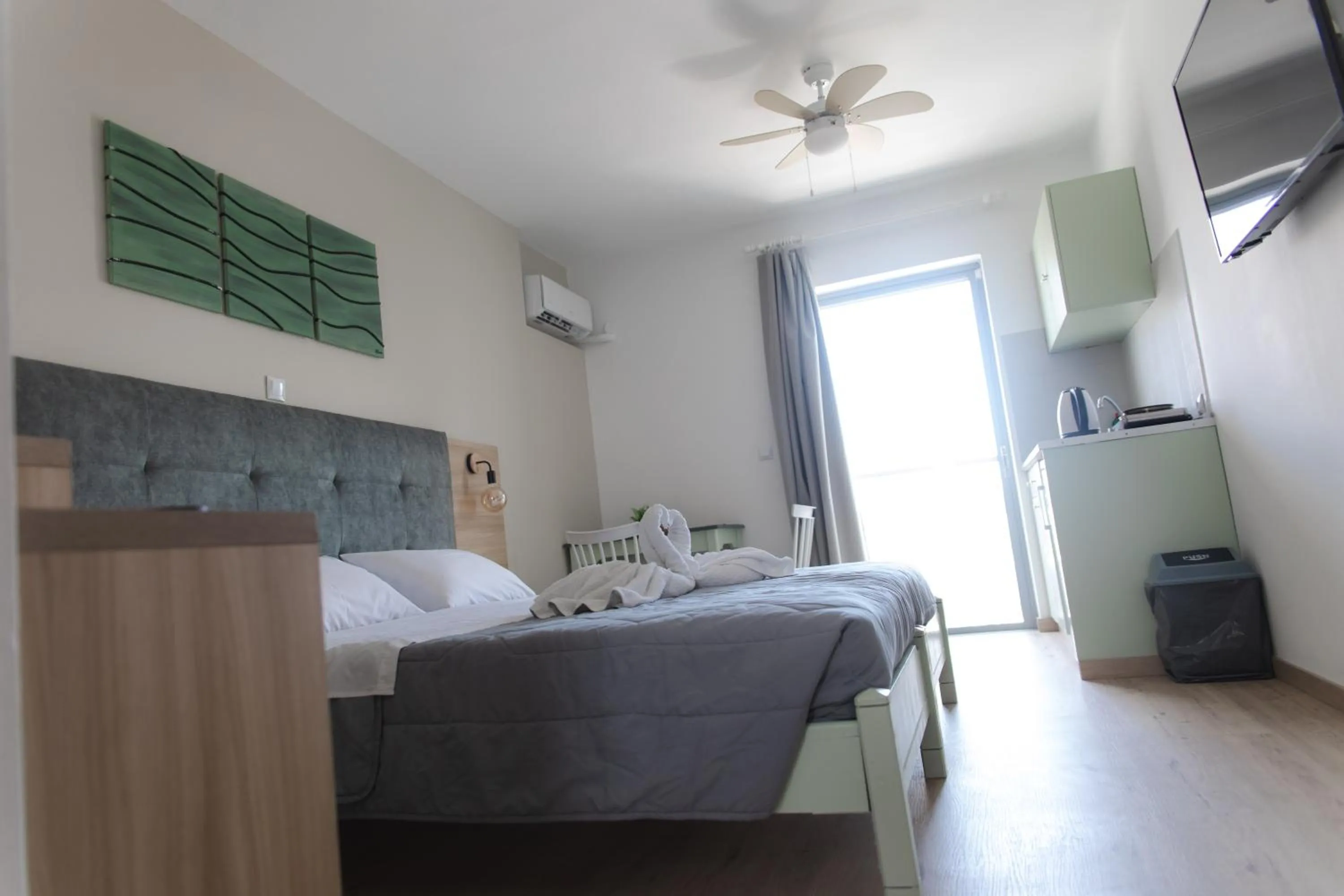 Bed in JP Pool & Apartments