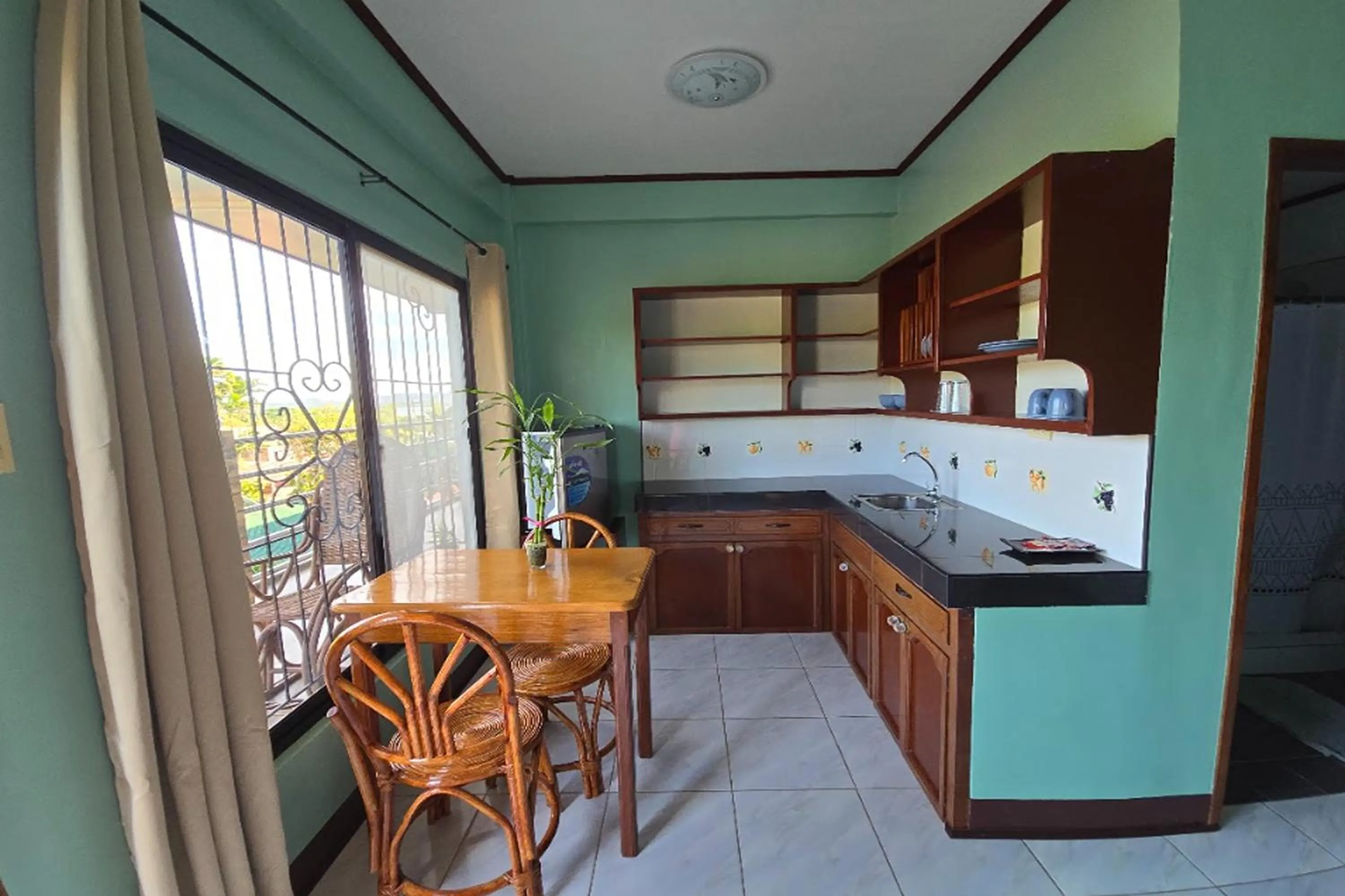 Kitchen or kitchenette in Nober Pension House City Center