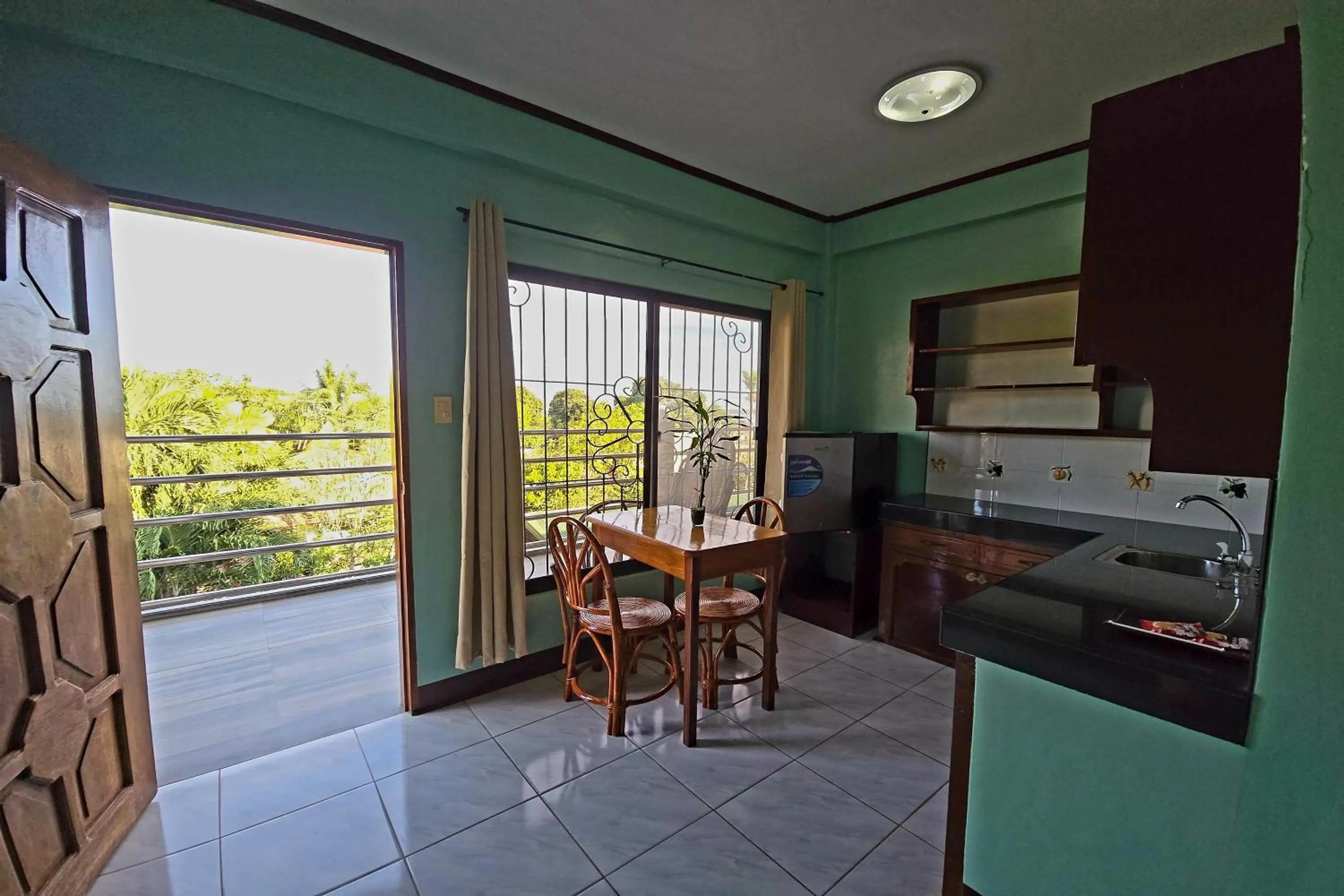 Kitchen or kitchenette in Nober Pension House City Center