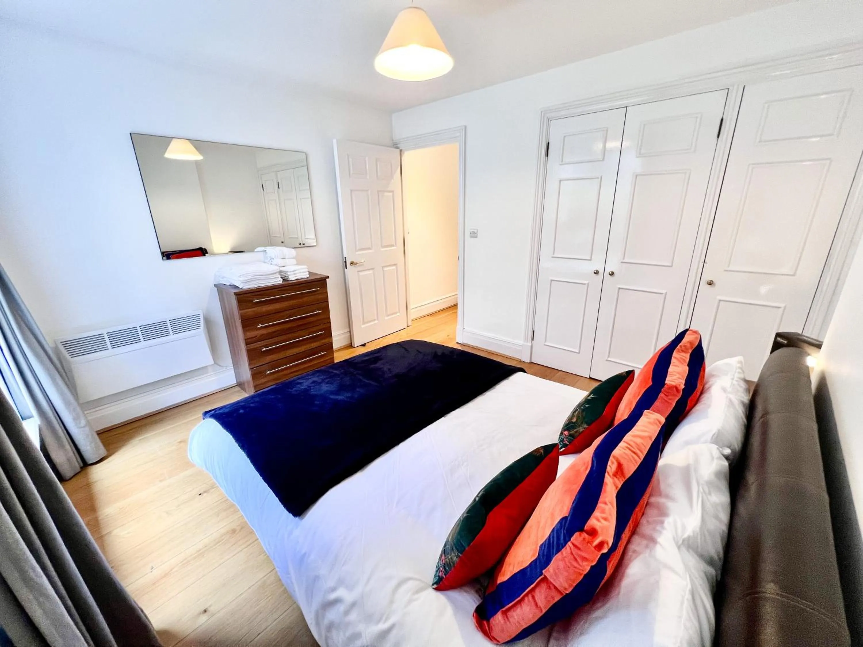 Bed in Deluxe Entire Apartment Between Covent Garden and St Pauls Cathedral