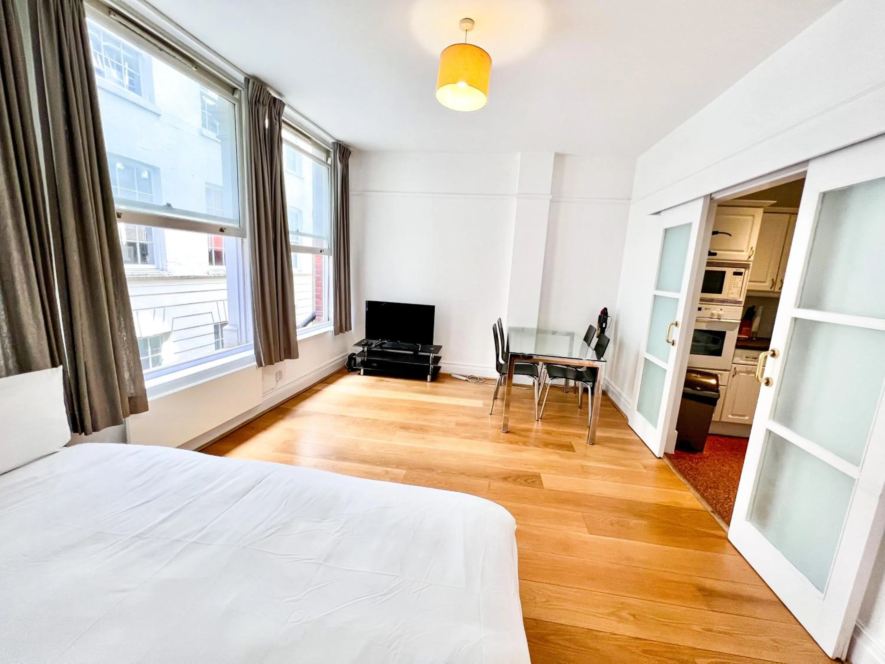 Bed in Deluxe Entire Apartment Between Covent Garden and St Pauls Cathedral