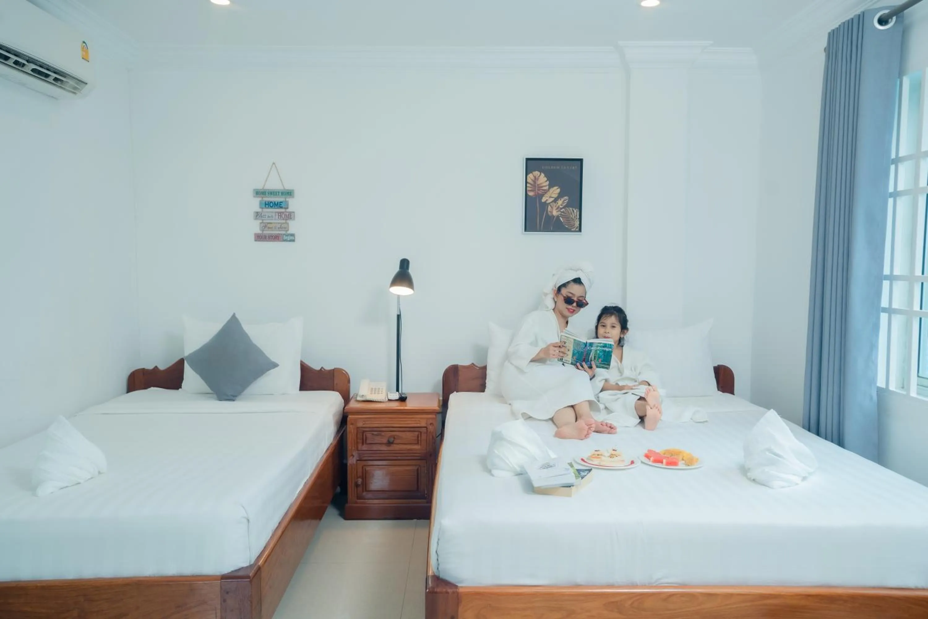 Bed in White Corner Hotel