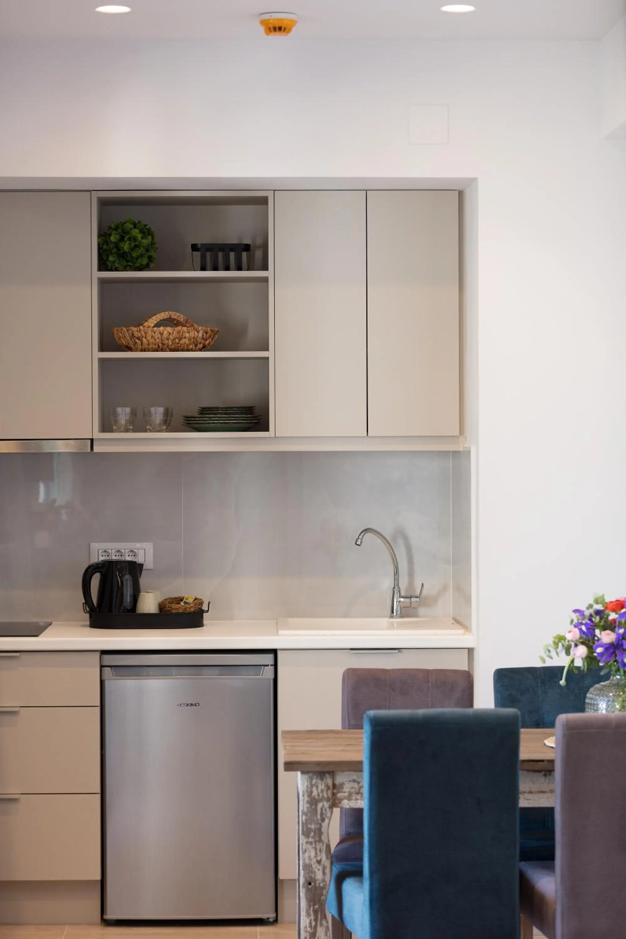 Lines Concept Accommodation