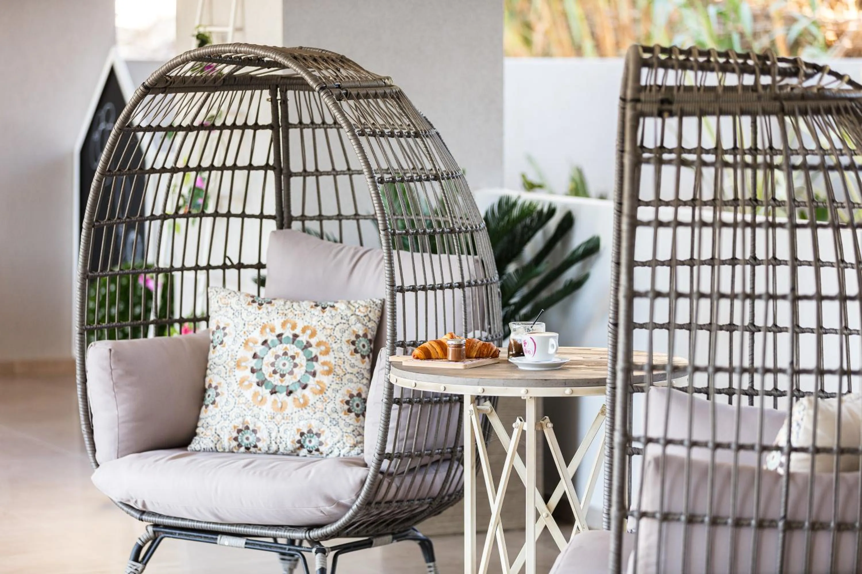 Lines Concept Accommodation