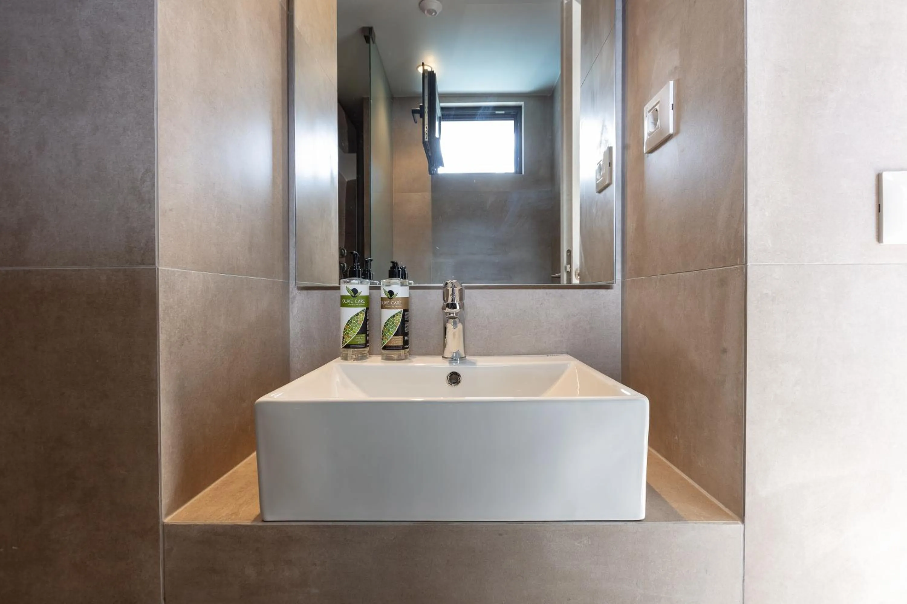 Lines Concept Accommodation