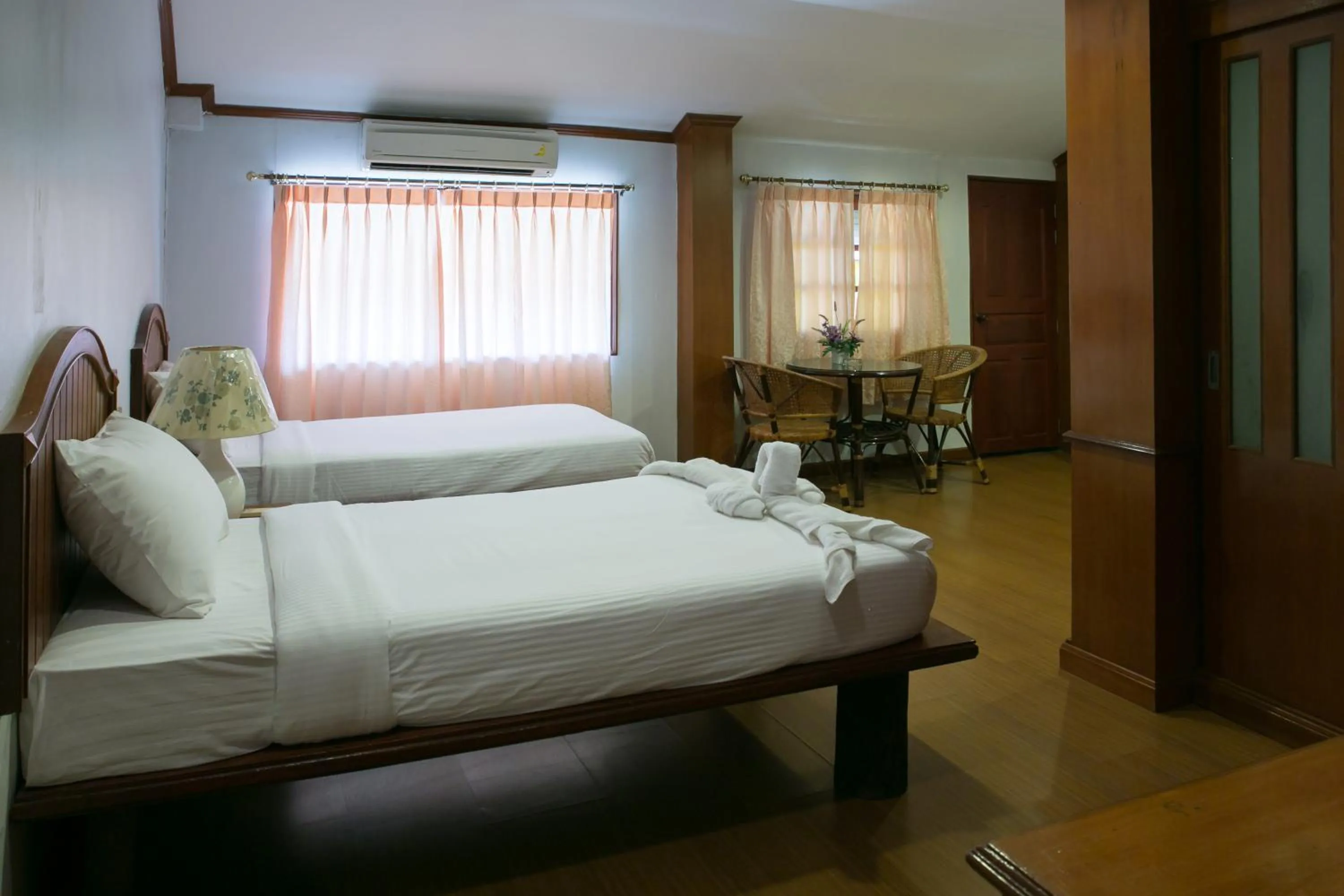 Bed in Haadrin Resort