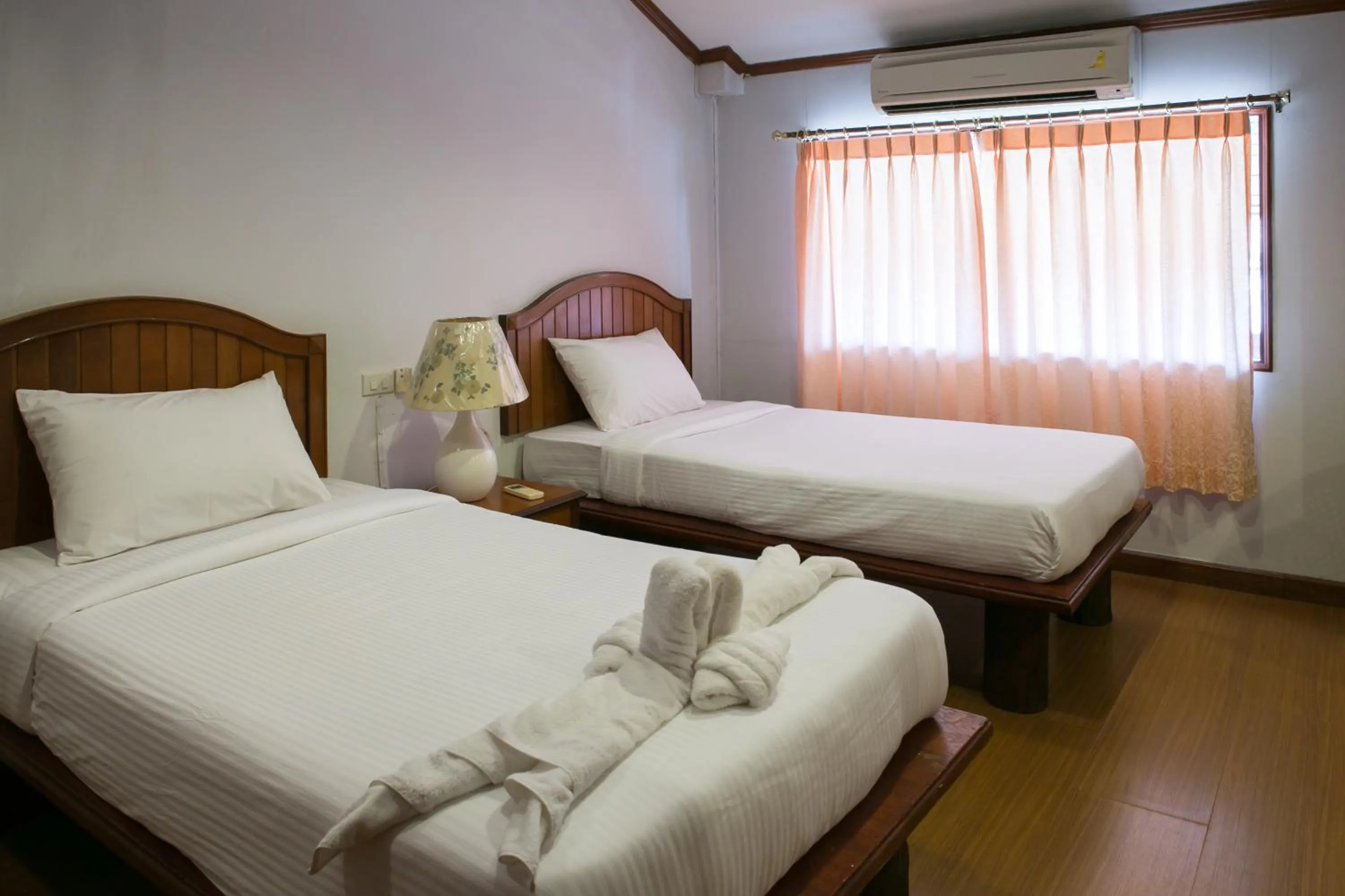 Bed in Haadrin Resort