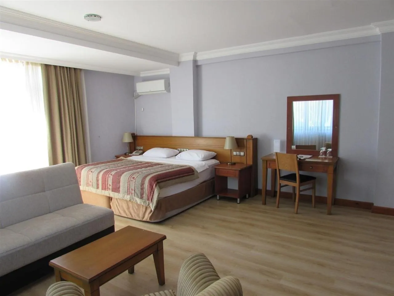 Bed in Green Mount Hotel