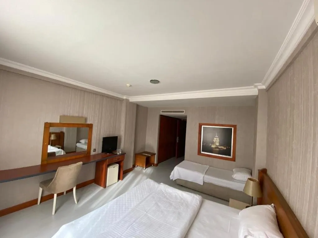 Bed in Green Mount Hotel