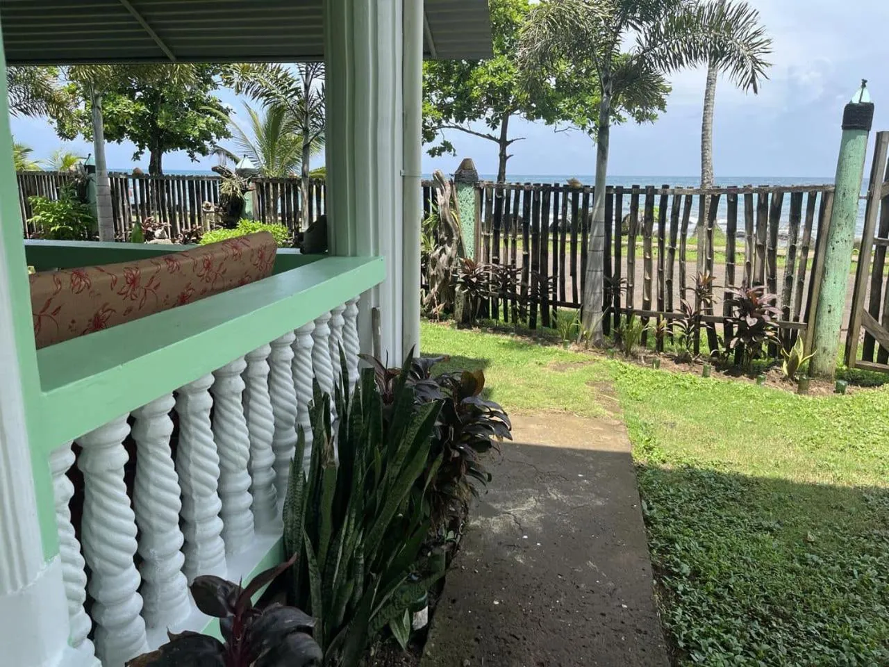 Garden in Hospedaje Rosa Del Mar & Sweets Cafe