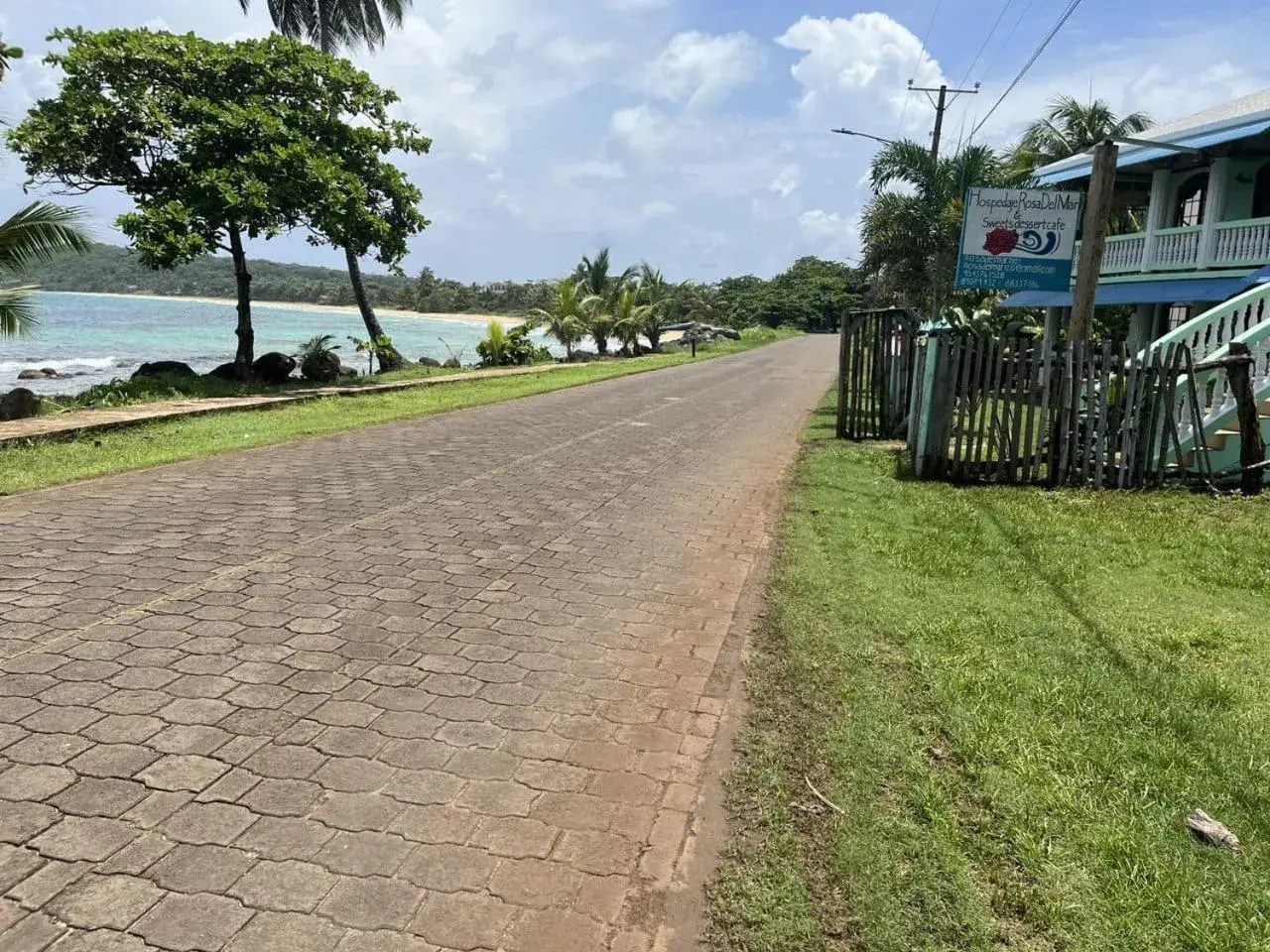 Queen Studio in Hospedaje Rosa Del Mar & Sweets Cafe Queen Studio in Hospedaje Rosa Del Mar & Sweets Cafe