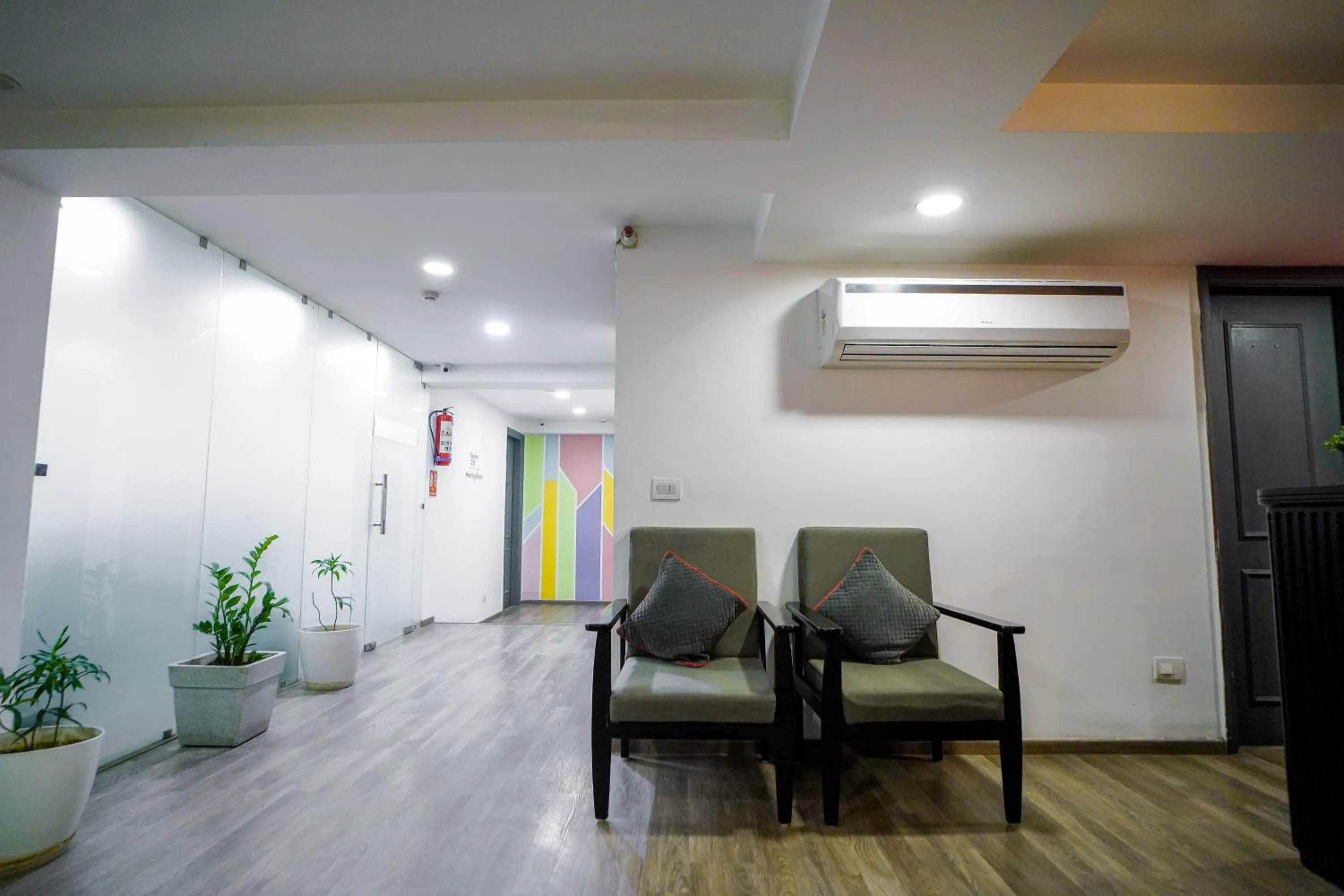 Living room in Saltstayz Express - Golf Course Road & DLF Phase-1