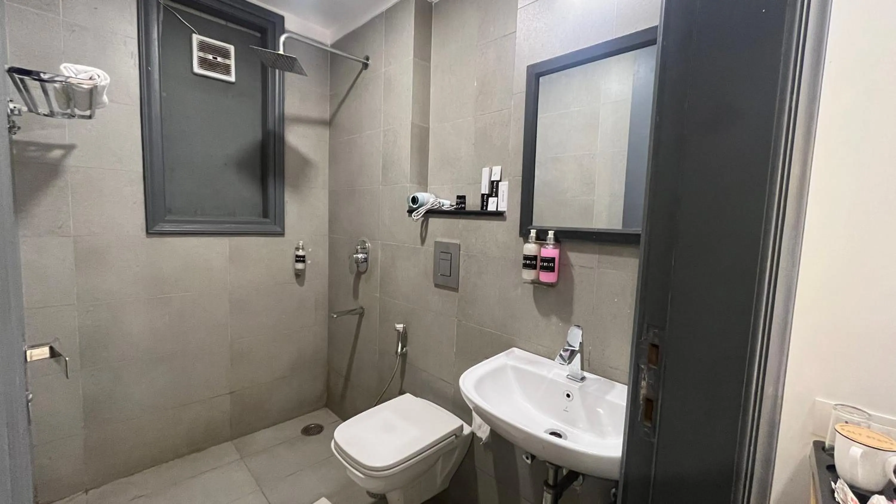 Toilet in Saltstayz Express - Golf Course Road & DLF Phase-1
