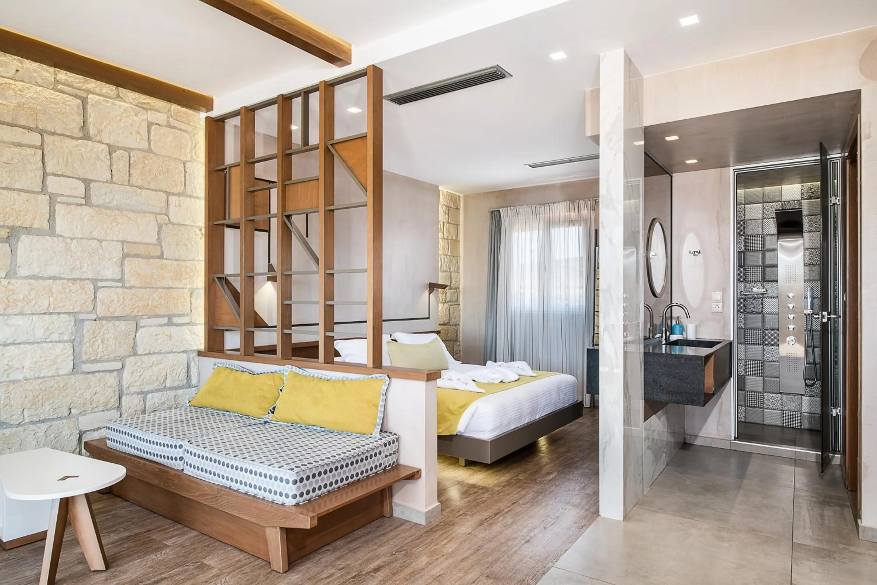 Bathroom, Bed in Kavos Hotel & Suites