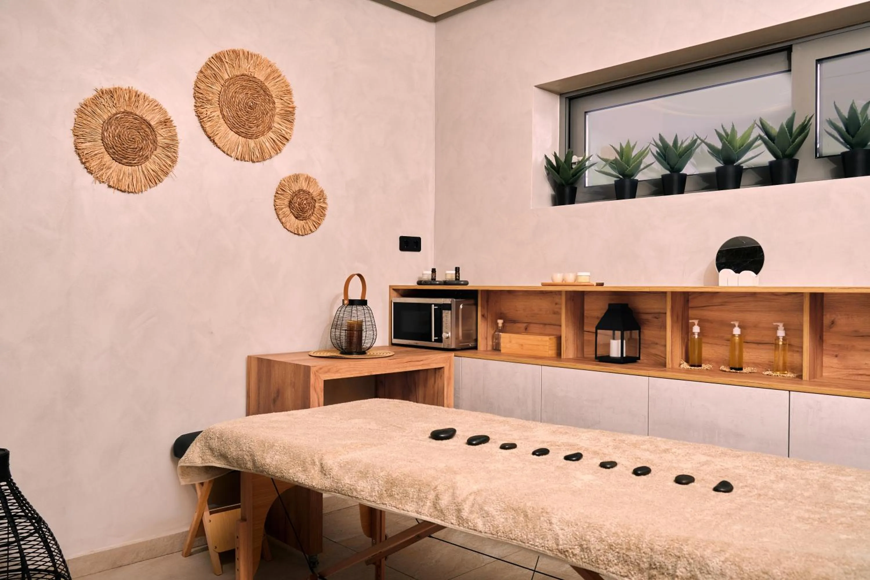 Massage in Kavos Hotel & Suites