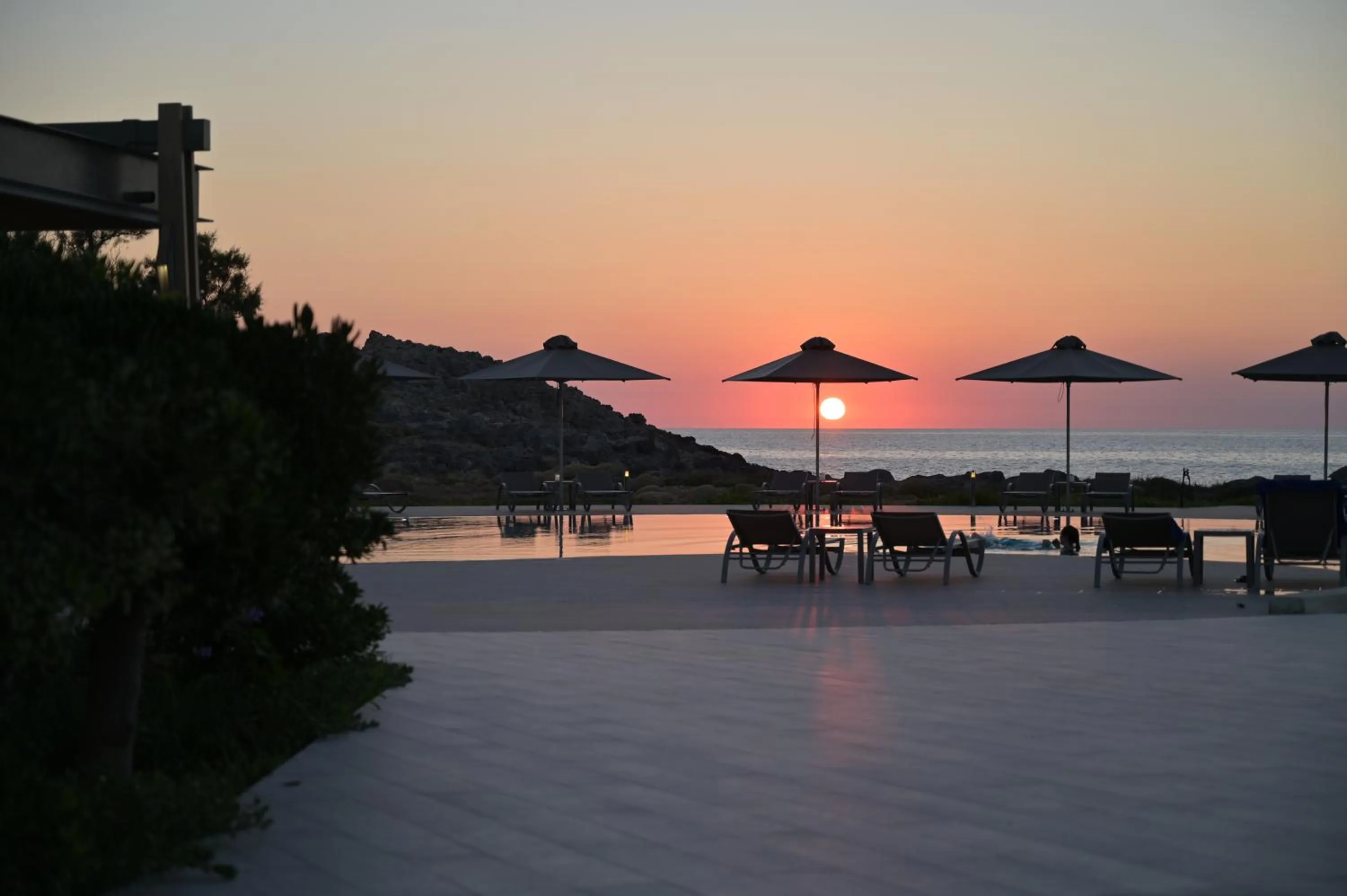 Sunset in Kavos Hotel & Suites