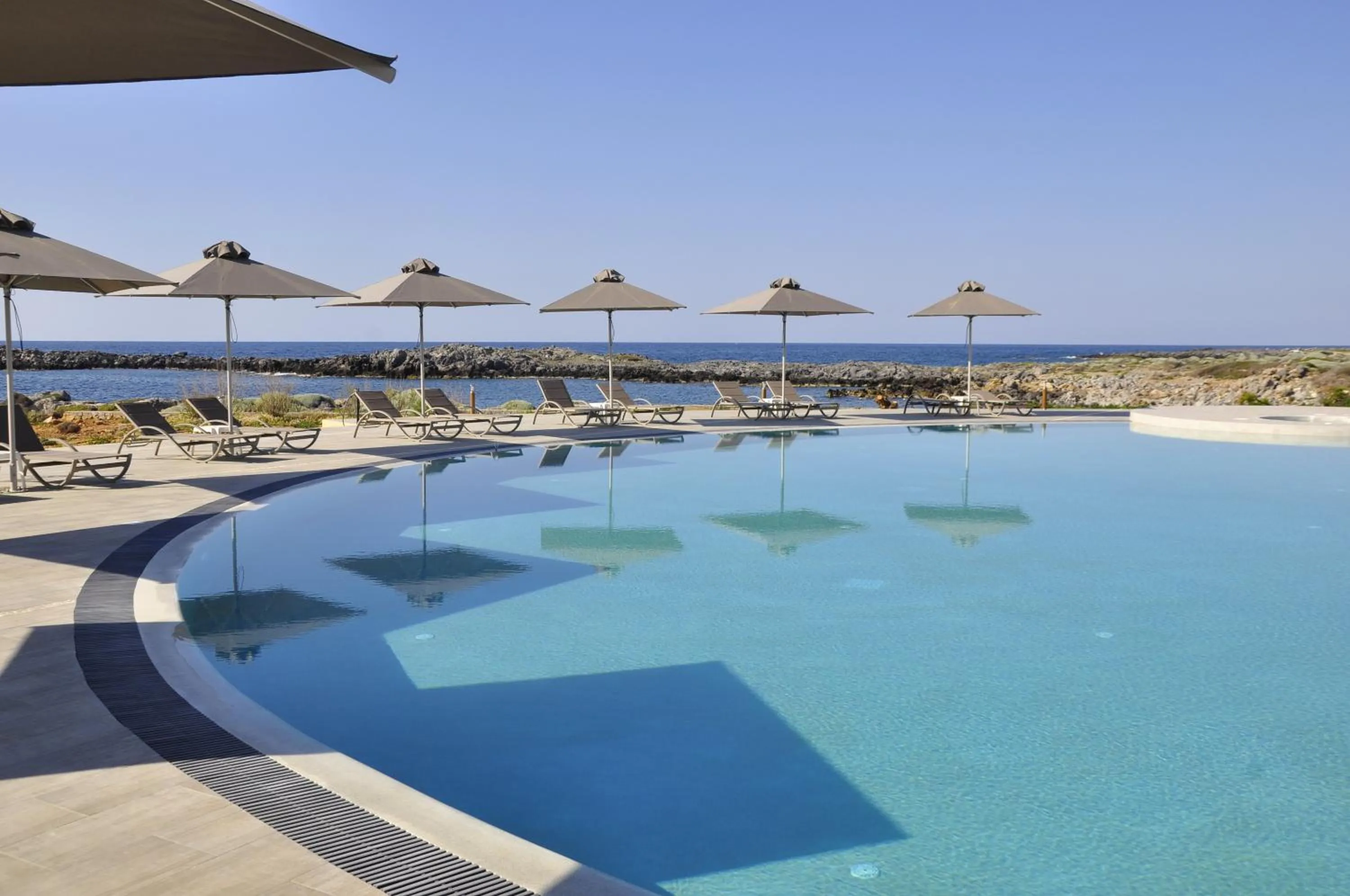 Day in Kavos Hotel & Suites