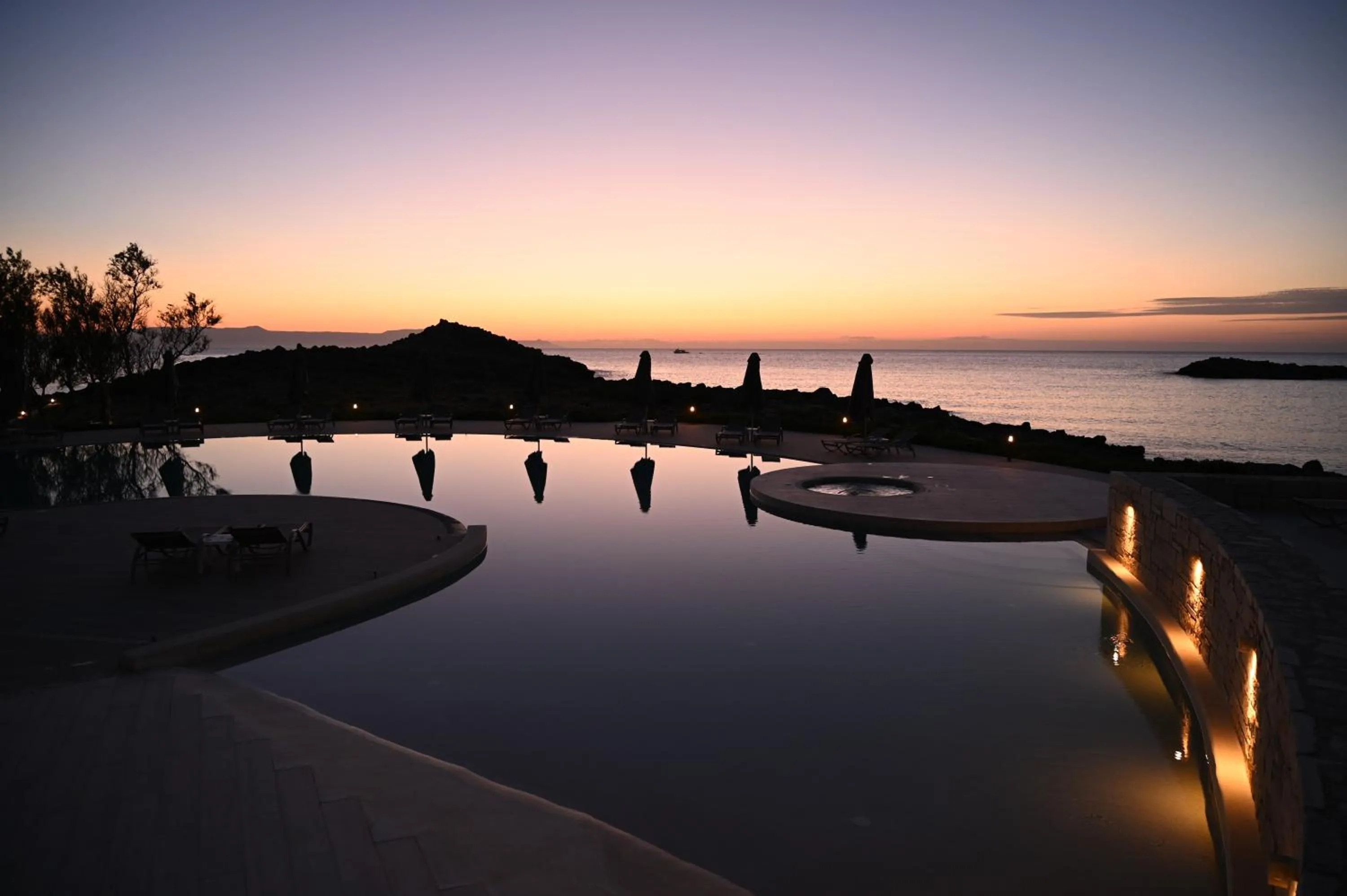 Kavos Hotel & Suites