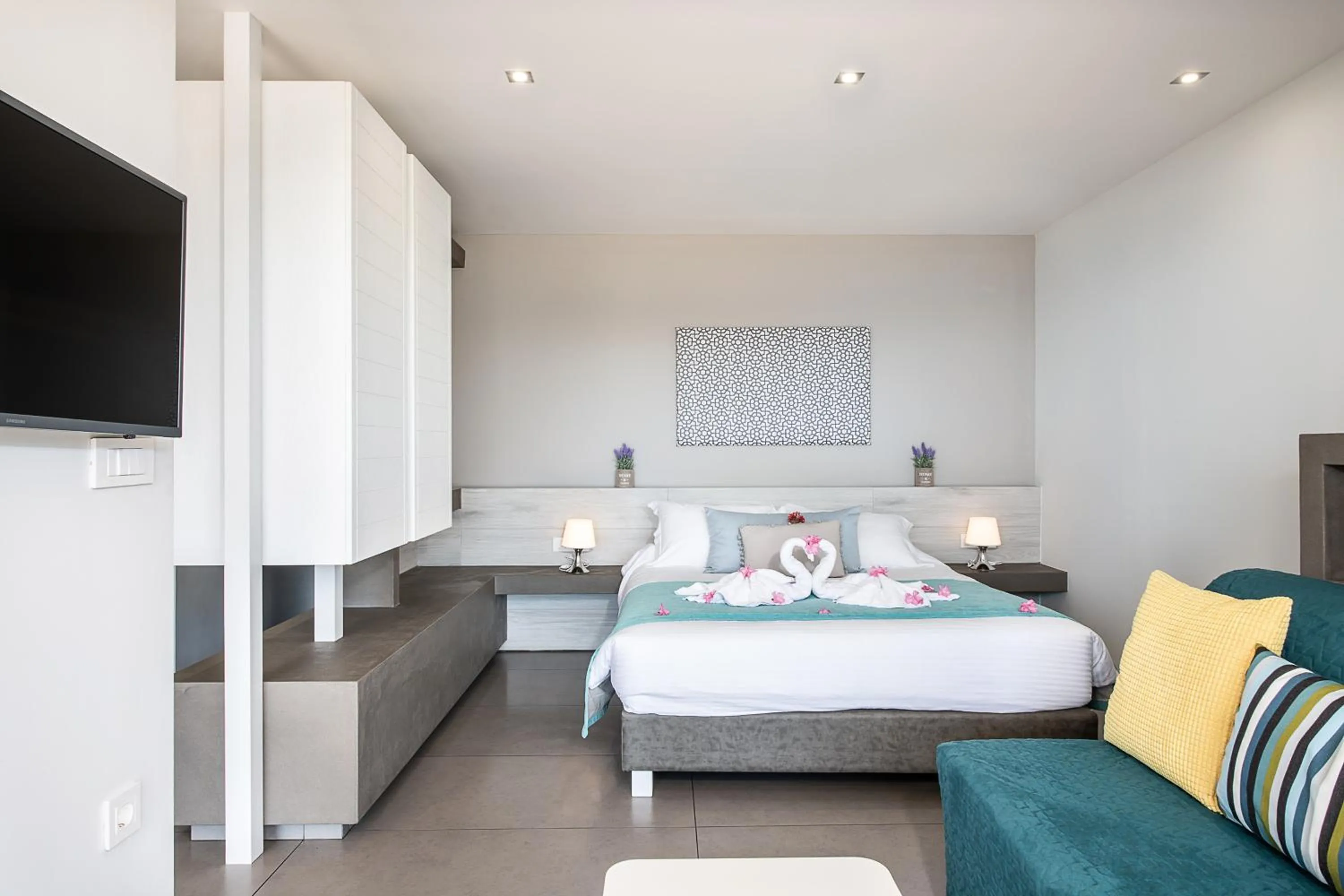 Photo of the whole room, Bed in Kavos Hotel & Suites