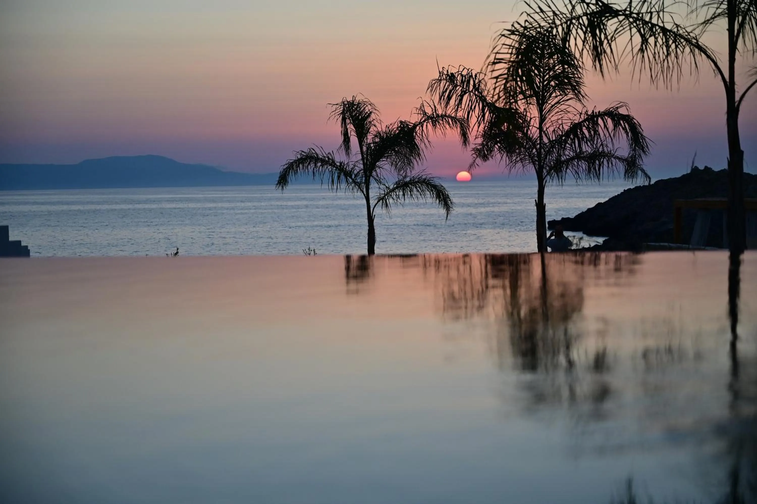 Kavos Hotel & Suites