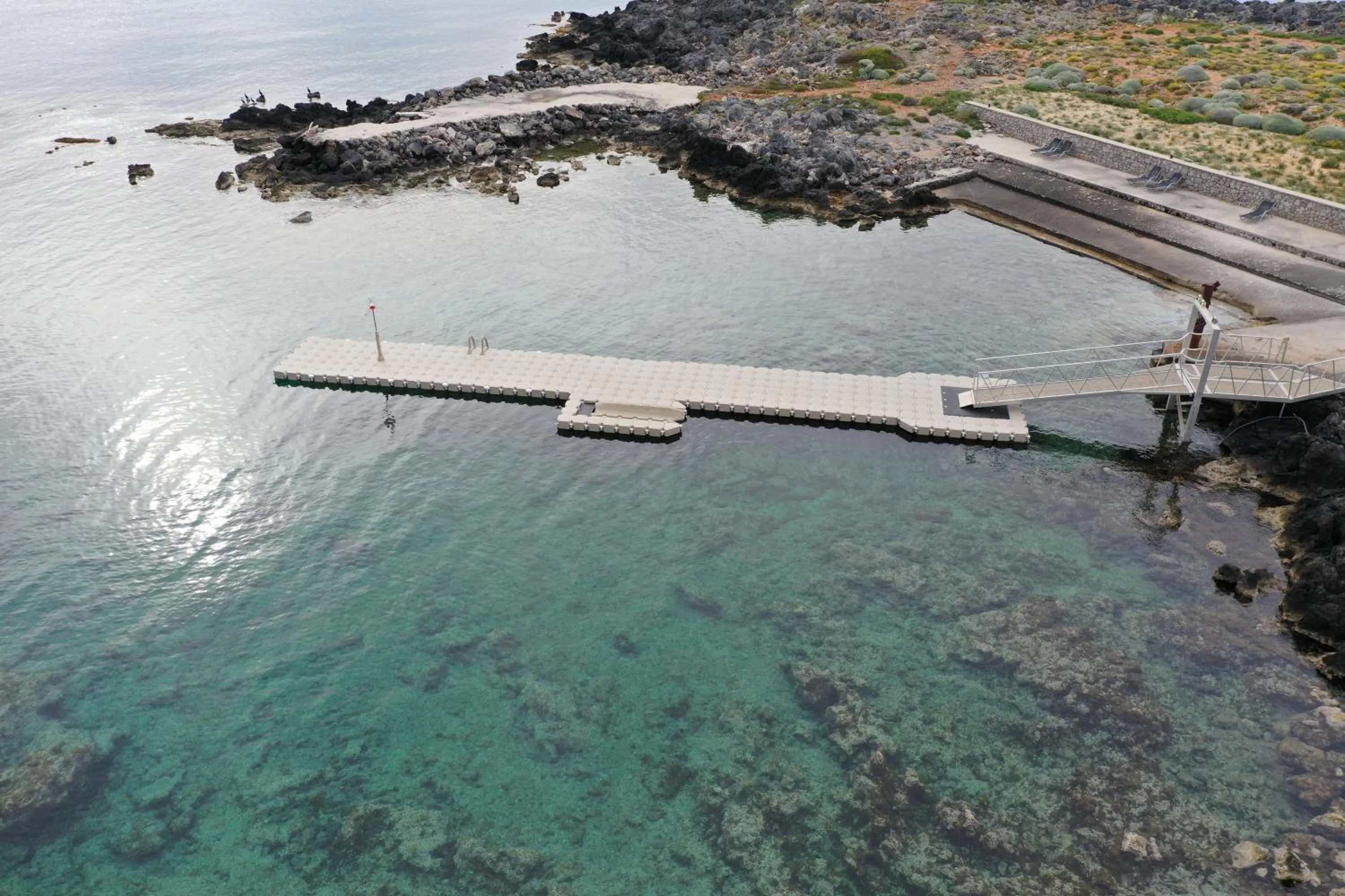 Kavos Hotel & Suites