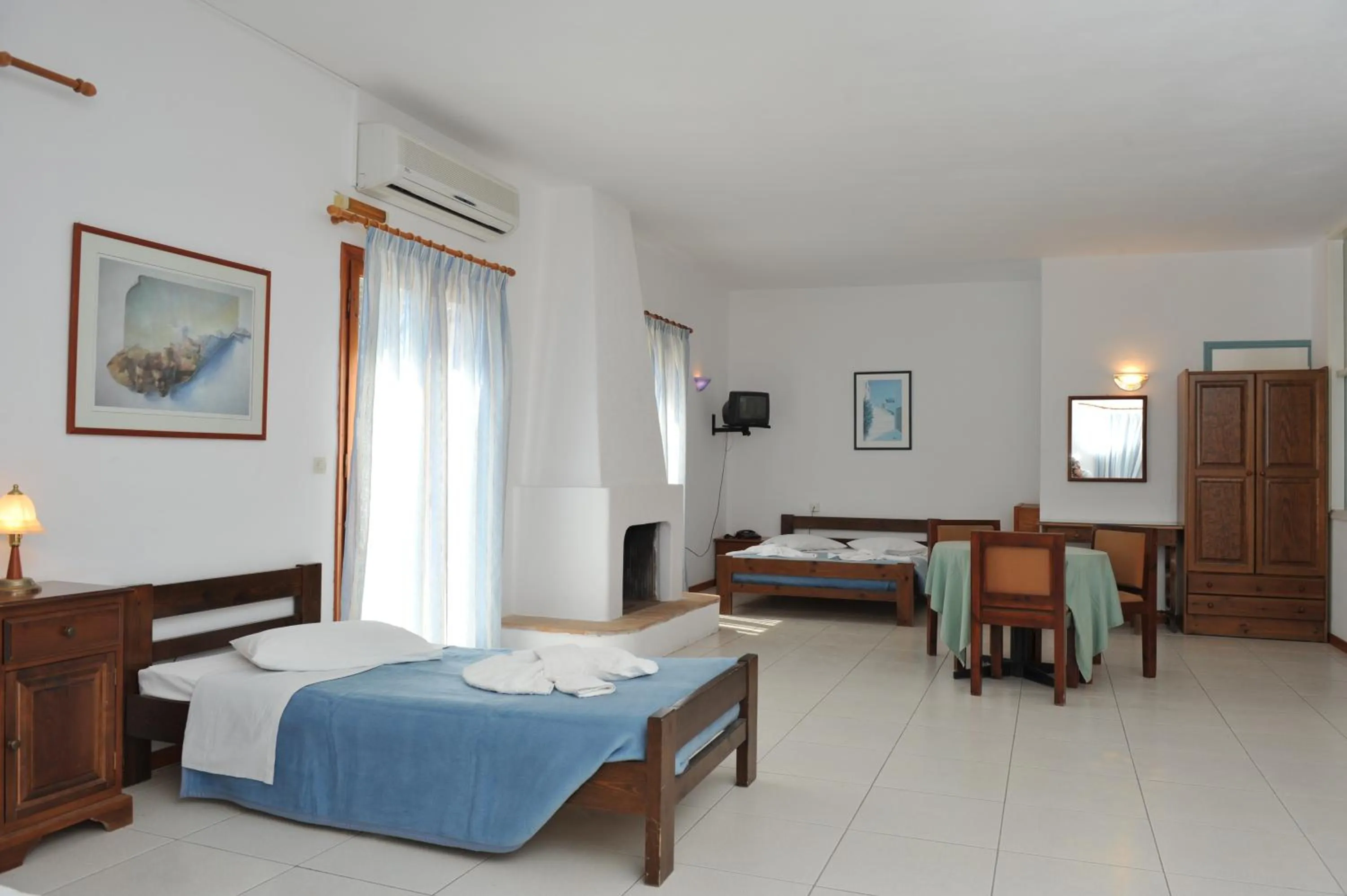 Photo of the whole room, Bed in Eri Hotel