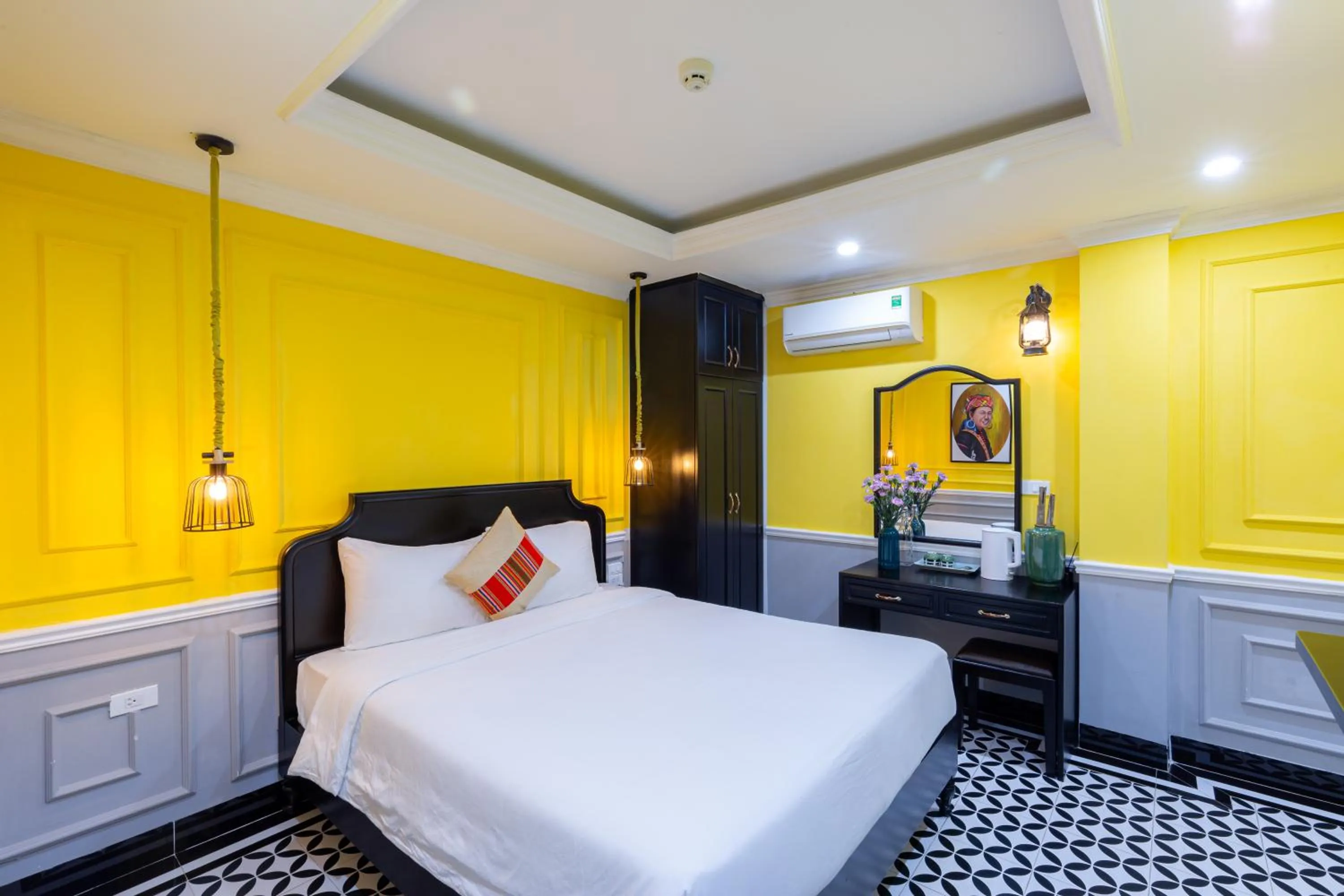 Bed in THE 1903 Sapa