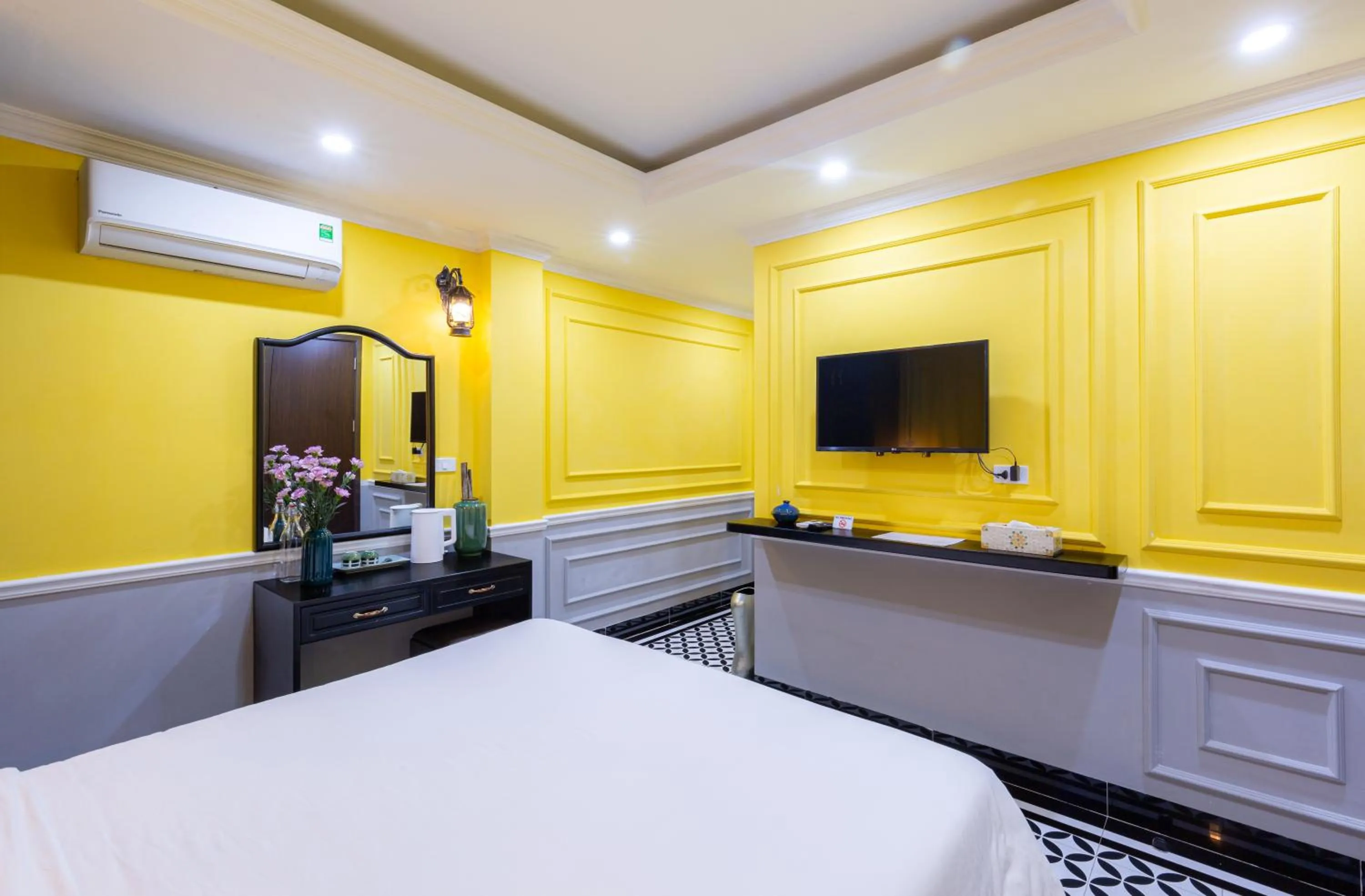 Bed in THE 1903 Sapa