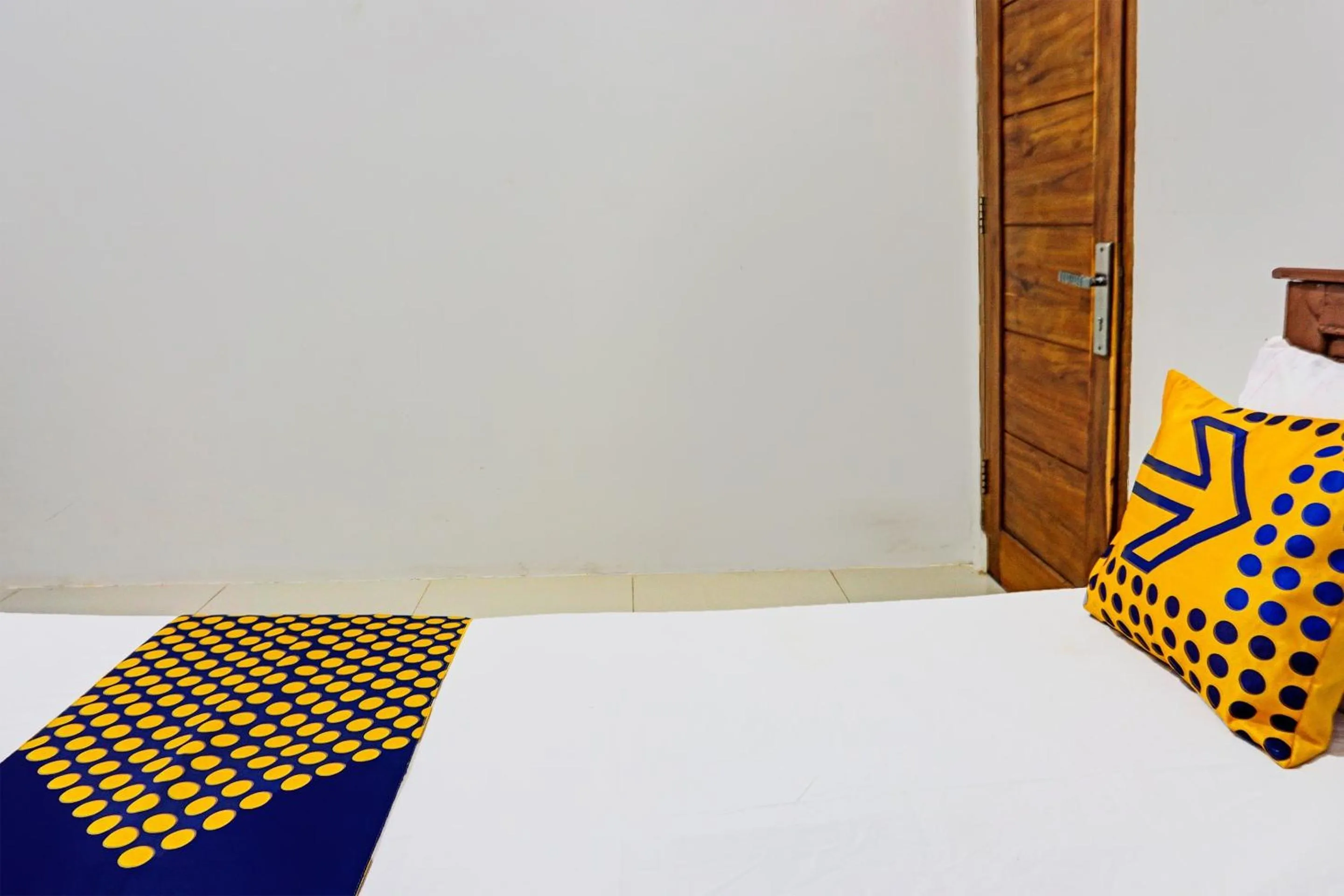 Bedroom, Bed in OYO 92183 Komang Resort Klayar