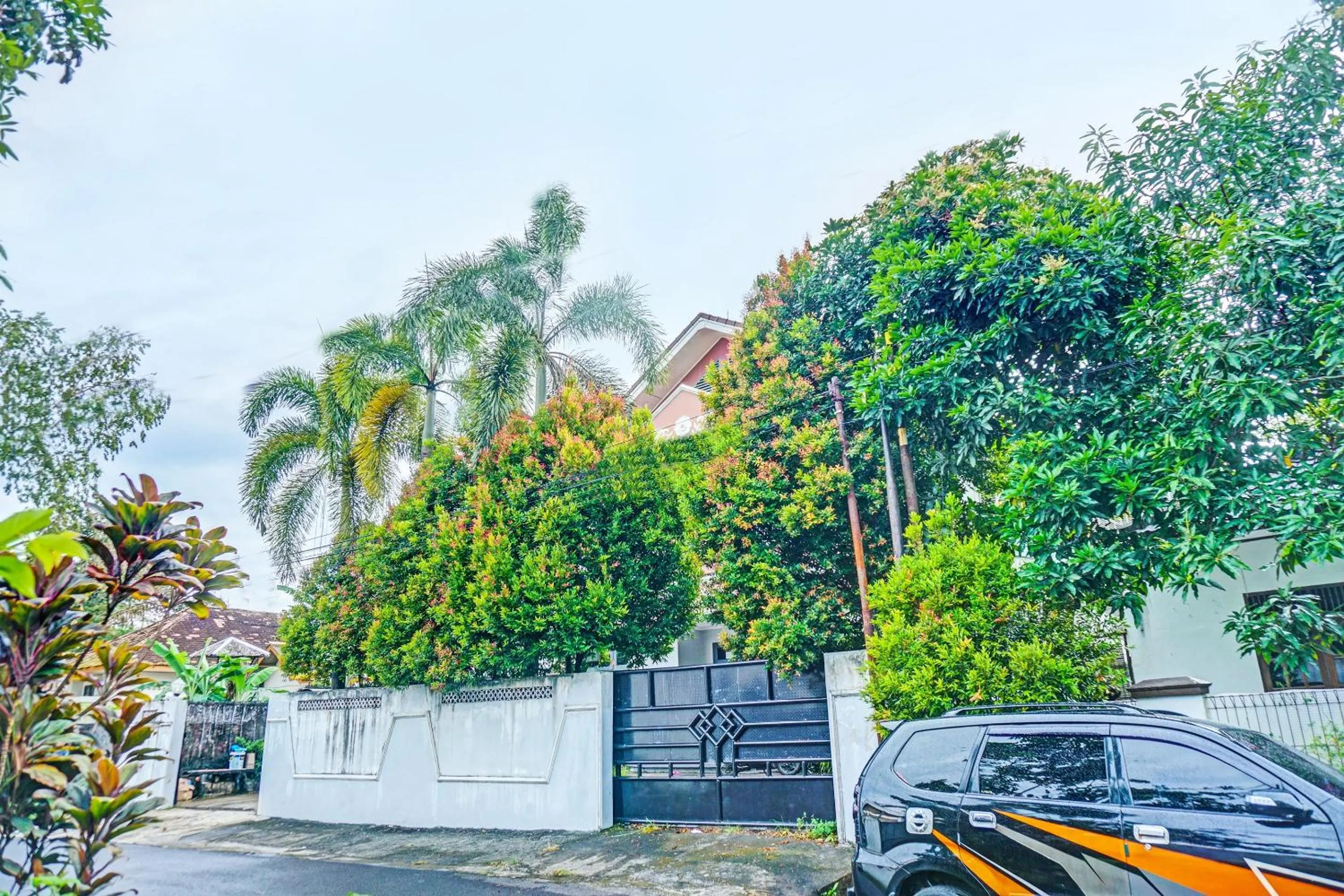 Facade/entrance in Hotel O Wisma Inayah Syariah