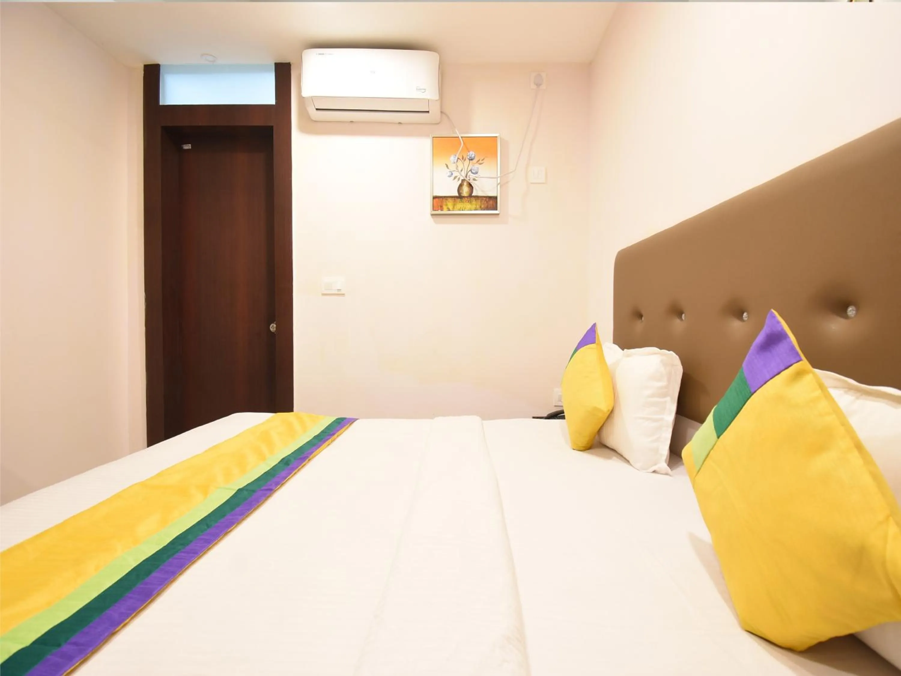 Bed in Hotel Soneva Inn