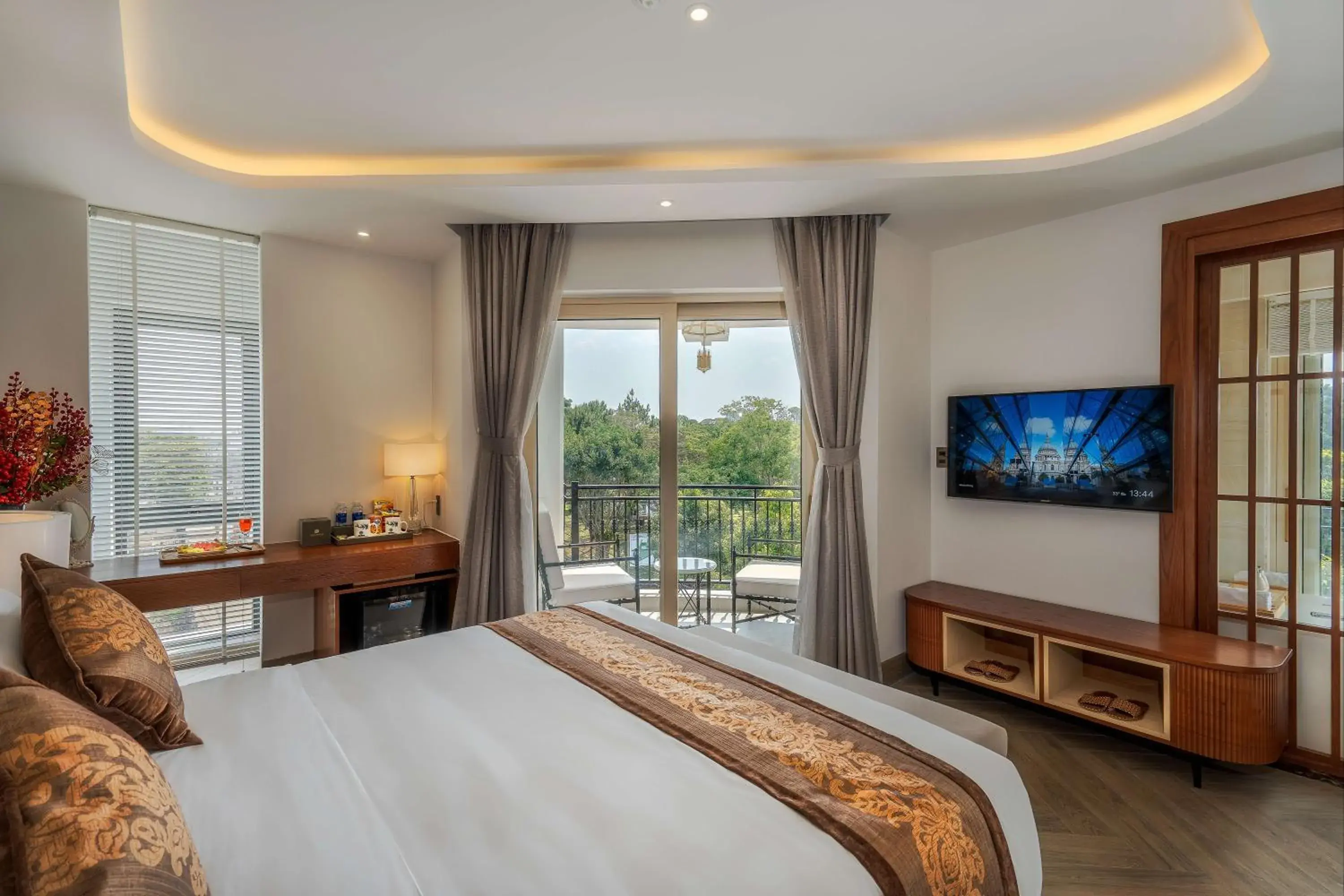 Deluxe King Suite in Ngon Avatar Hotel Deluxe King Suite in Ngon Avatar Hotel