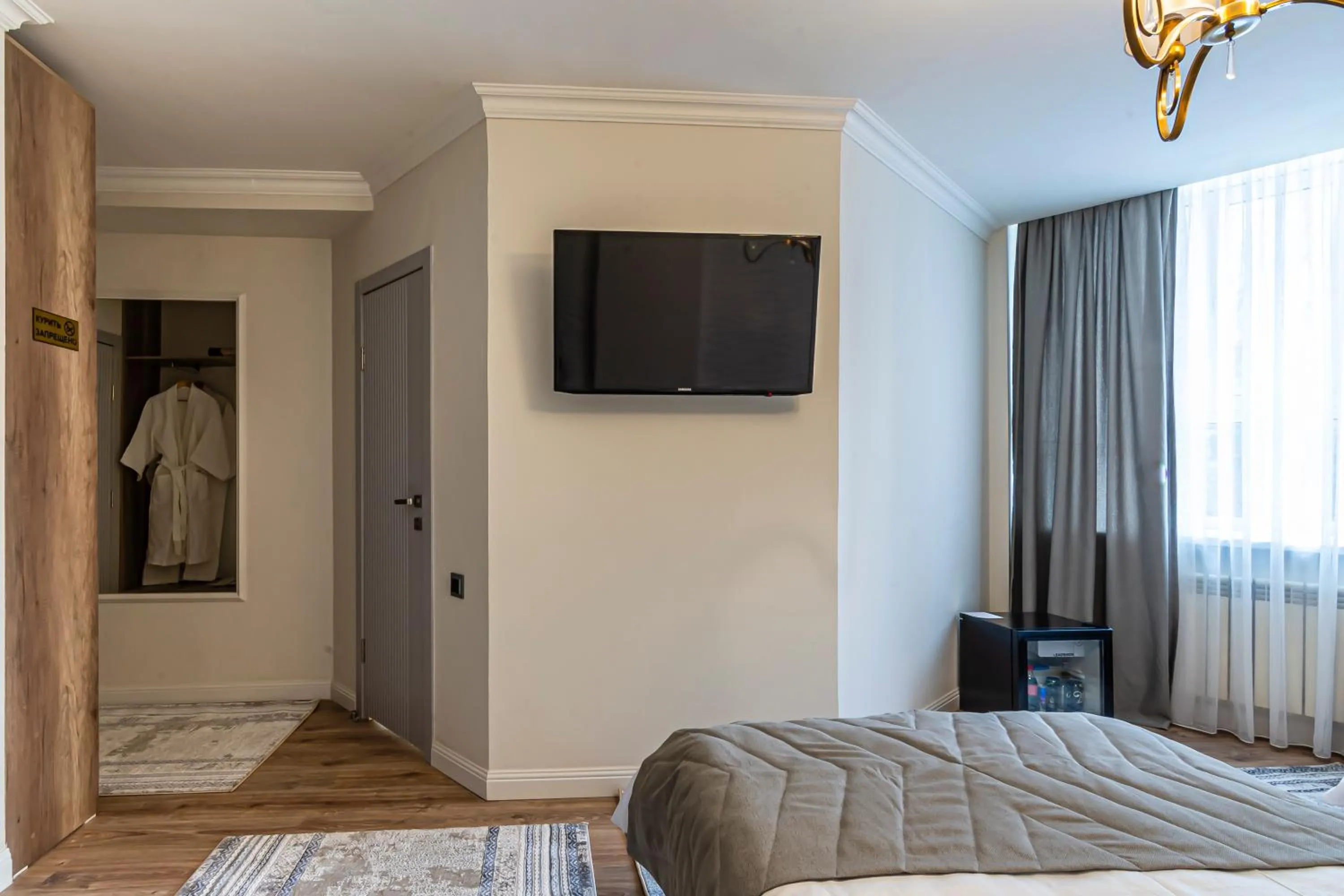 TV and multimedia, Bed in Oscar Hotel by AG Hotels Group