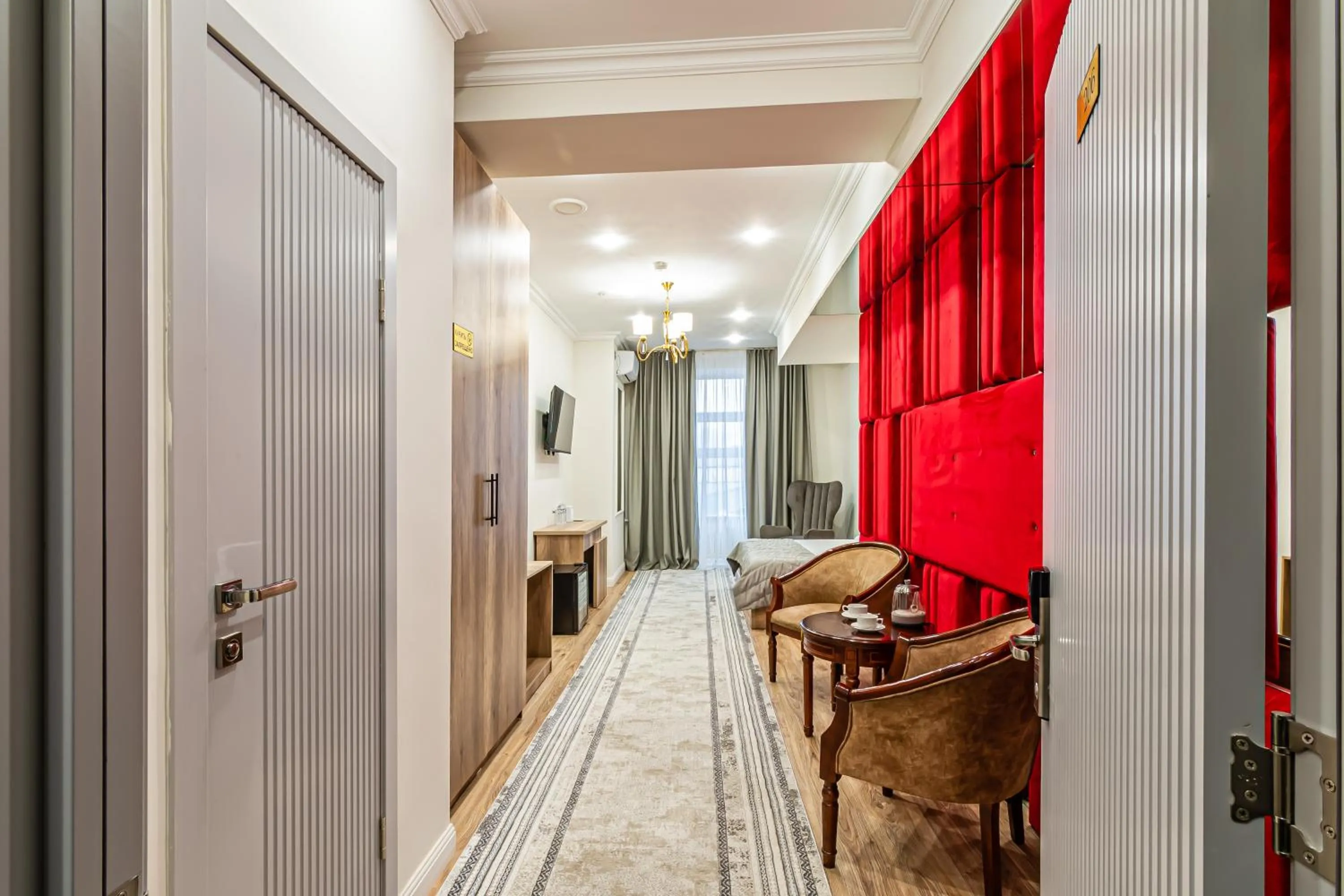 TV and multimedia in Oscar Hotel by AG Hotels Group