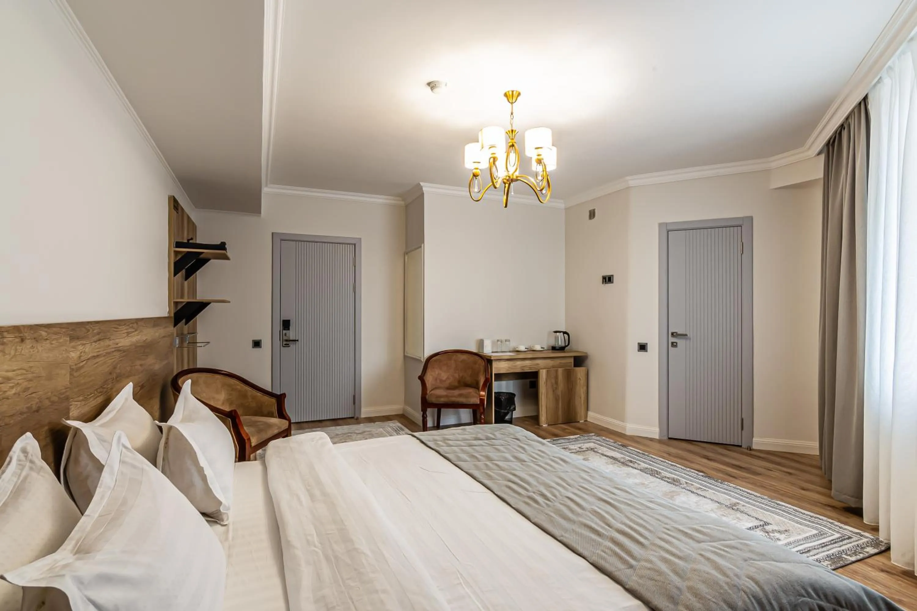 Photo of the whole room, Bed in Oscar Hotel by AG Hotels Group