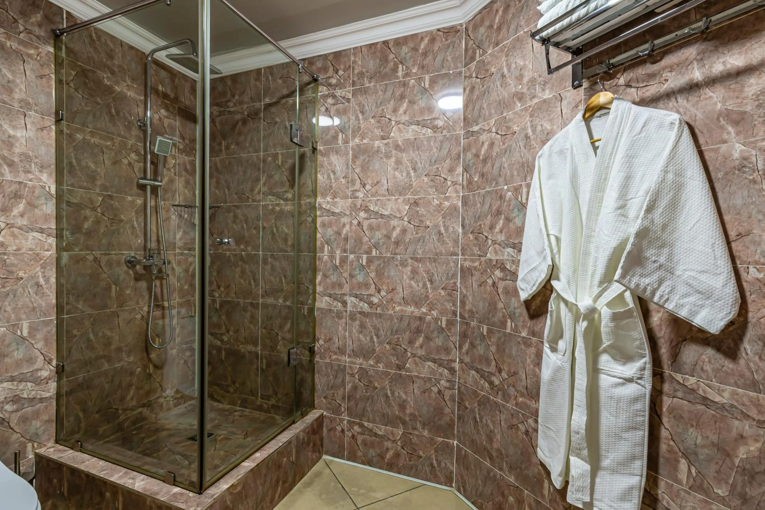 Shower in Oscar Hotel by AG Hotels Group