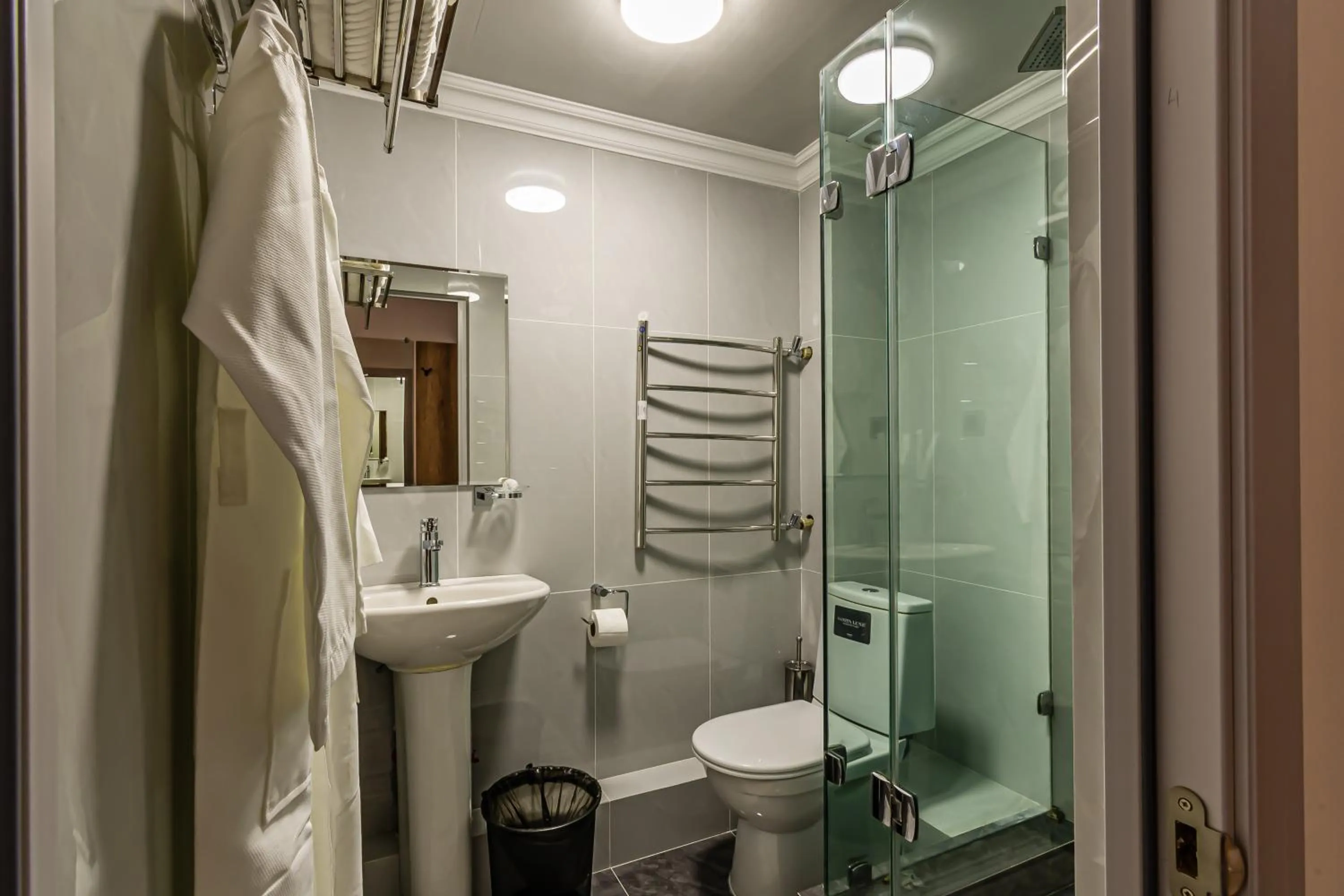 Shower in Oscar Hotel by AG Hotels Group