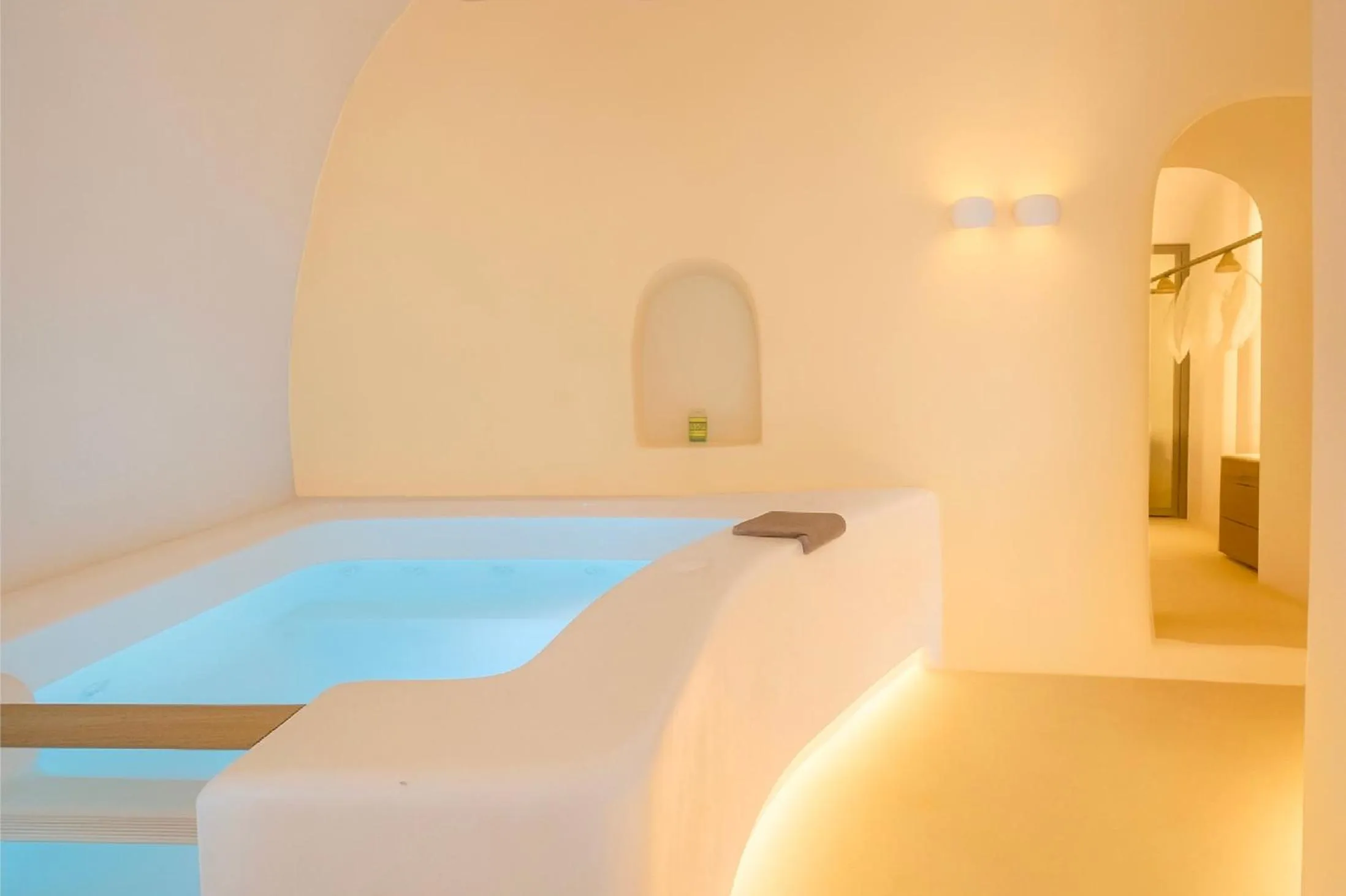 Bath in Chic Hotel Santorini